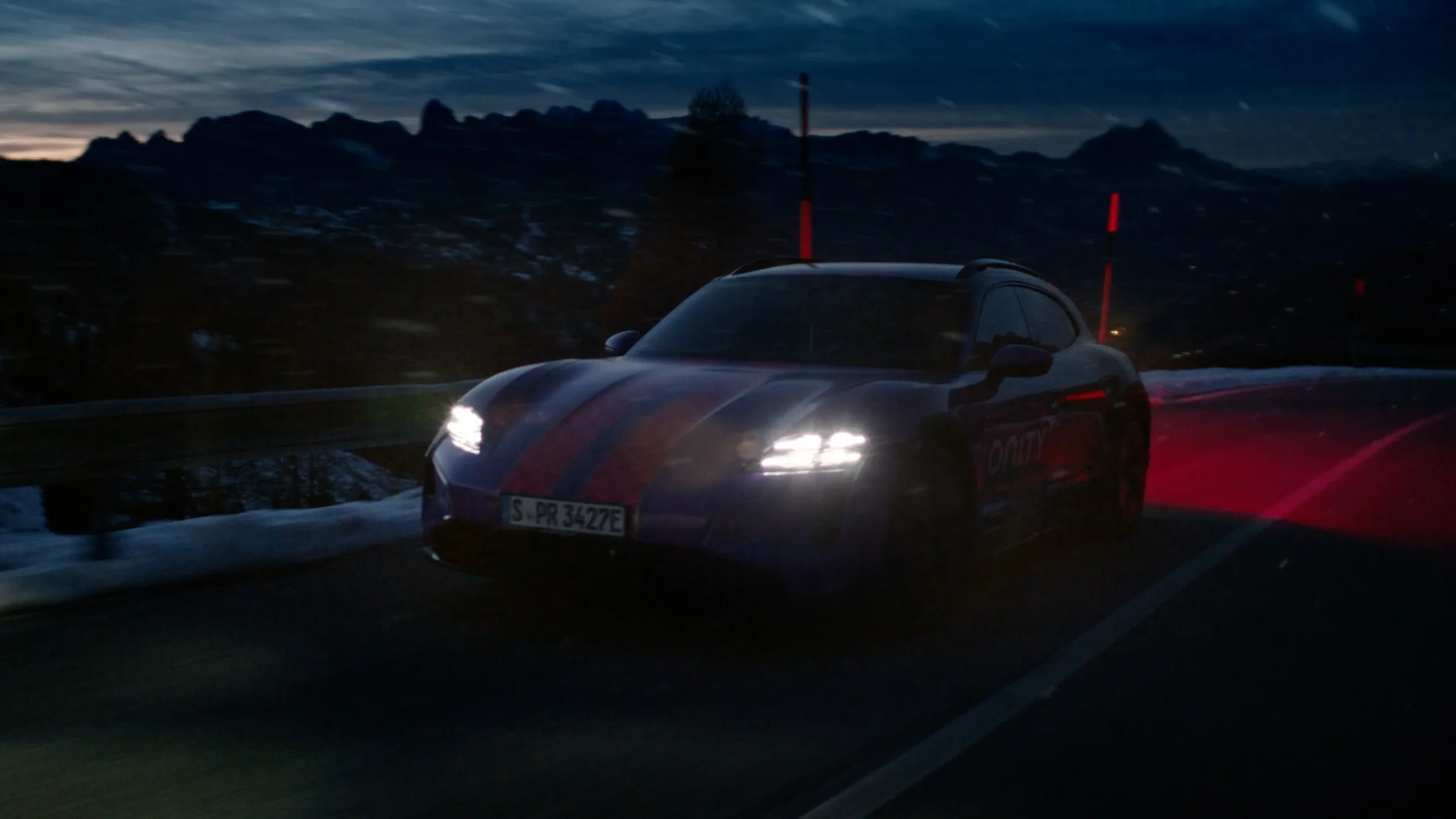 69934b70637137e68ff5c645_FastSanta_Still_09.webp