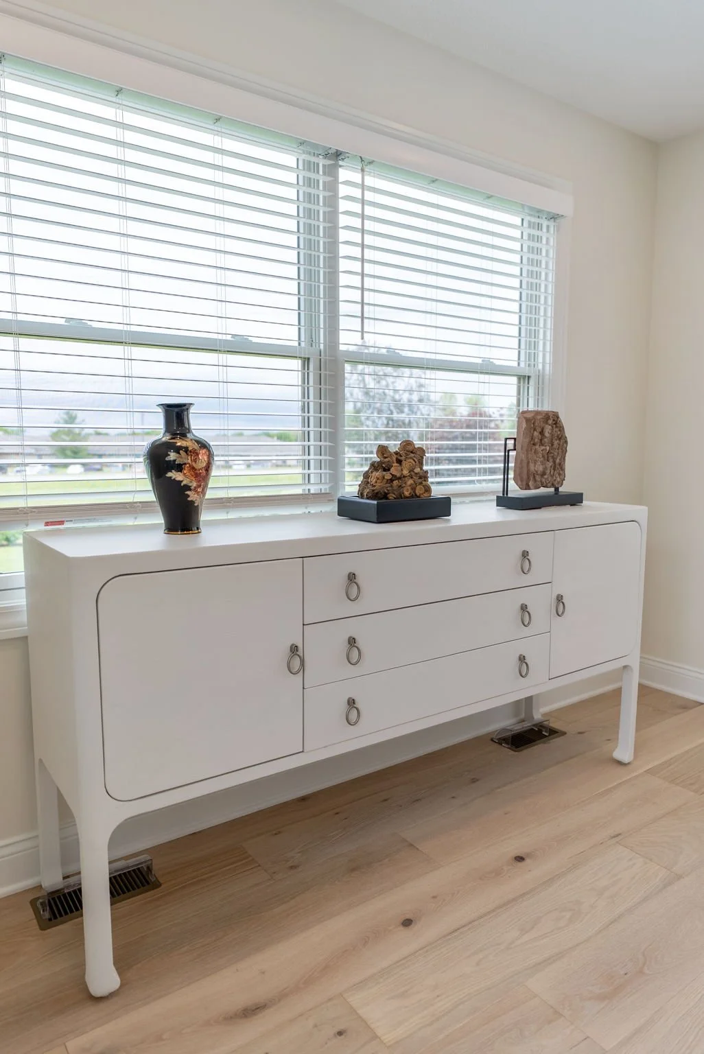 16-web-or-mls-3712 Majestic Dr-16.jpg