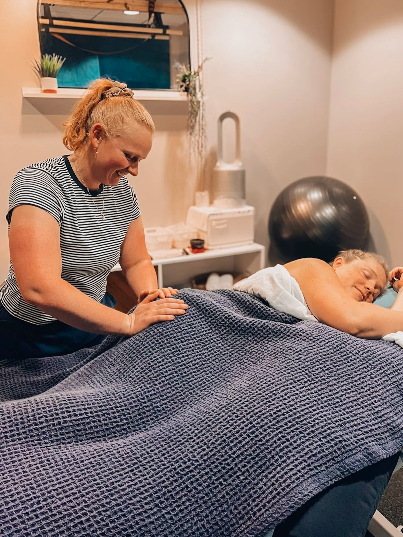 prenatal massage