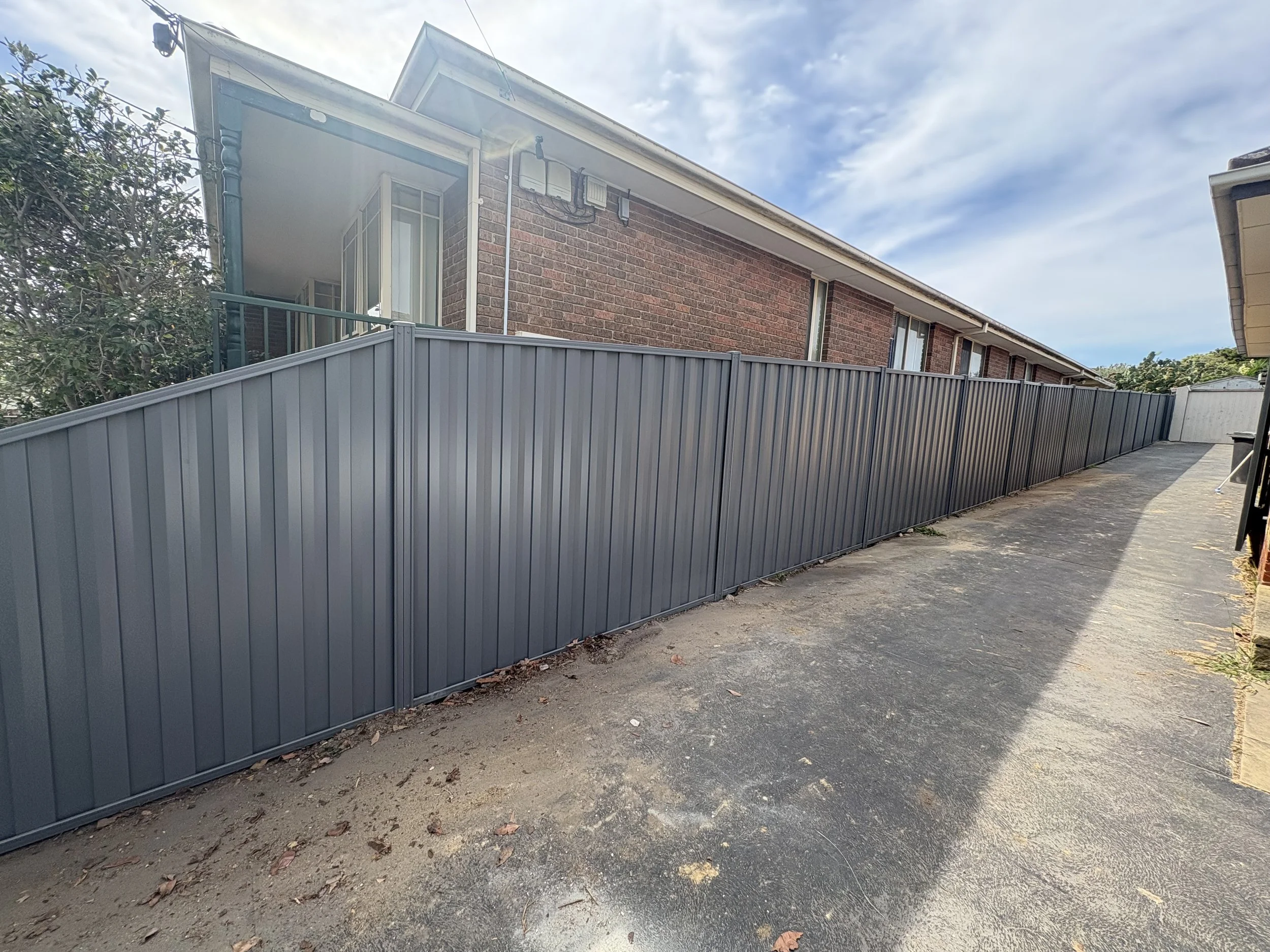 Mount Waverly- Colorbond Fence Basalt With Ezyline Panels