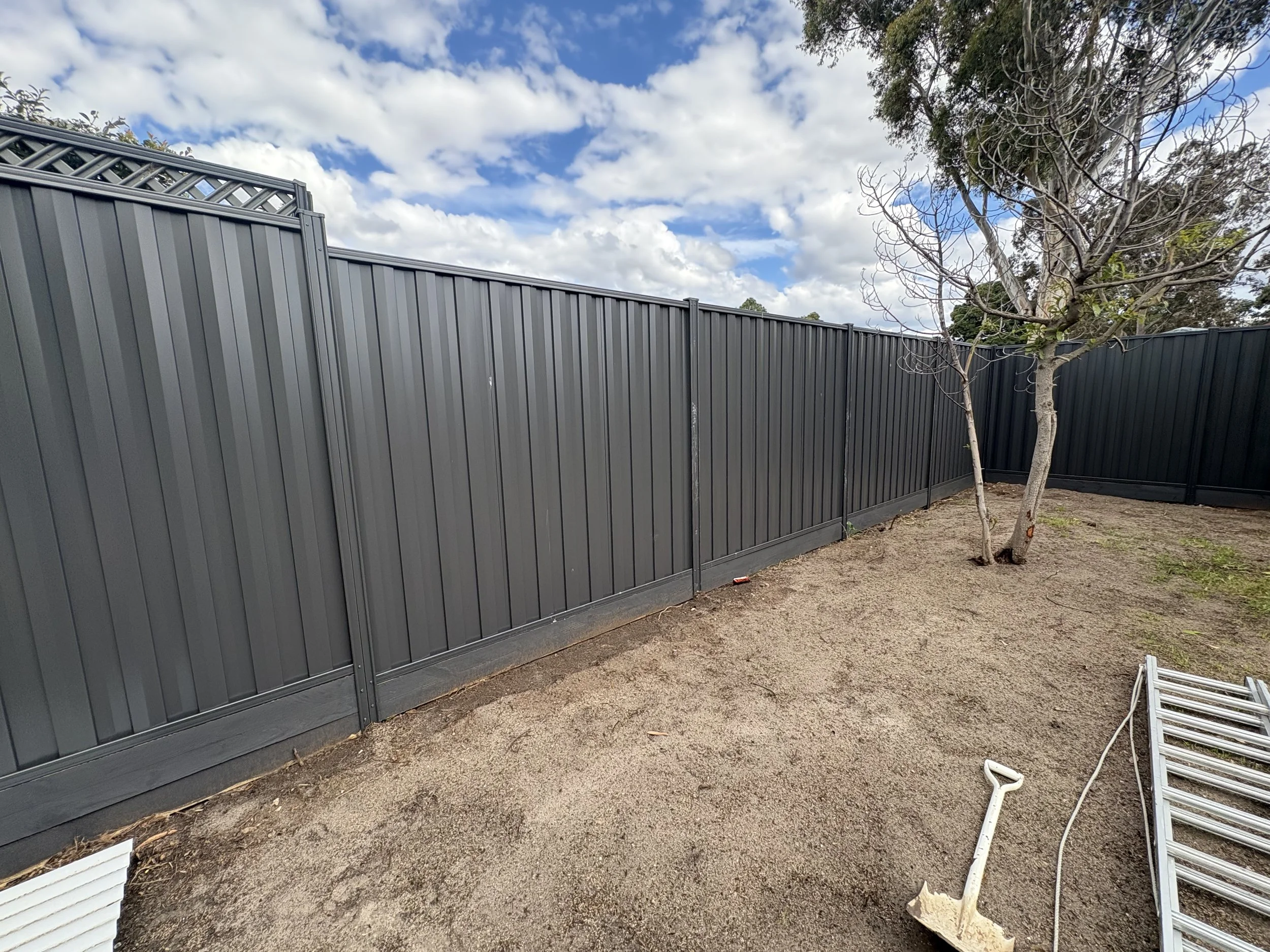 Keilor- Colorbond Fence Monument with Ezyline Panels