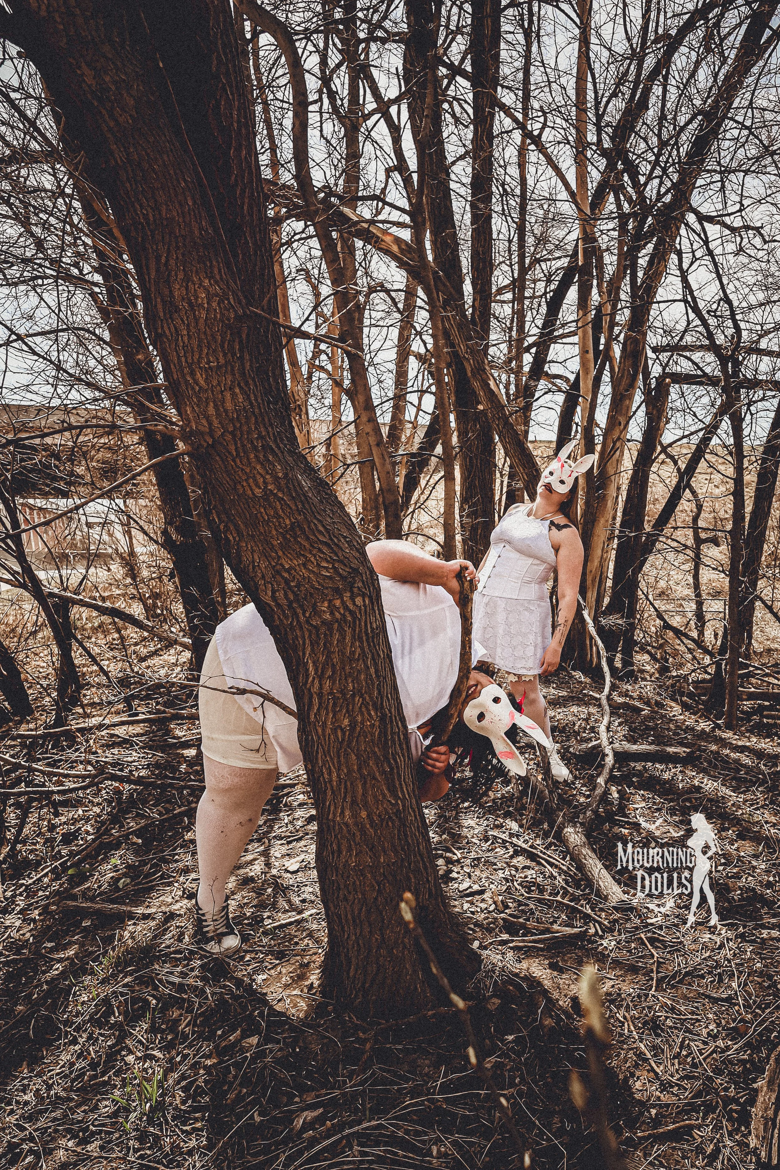 10 - The Hunt Storyline Amber and Jaz 1.jpg