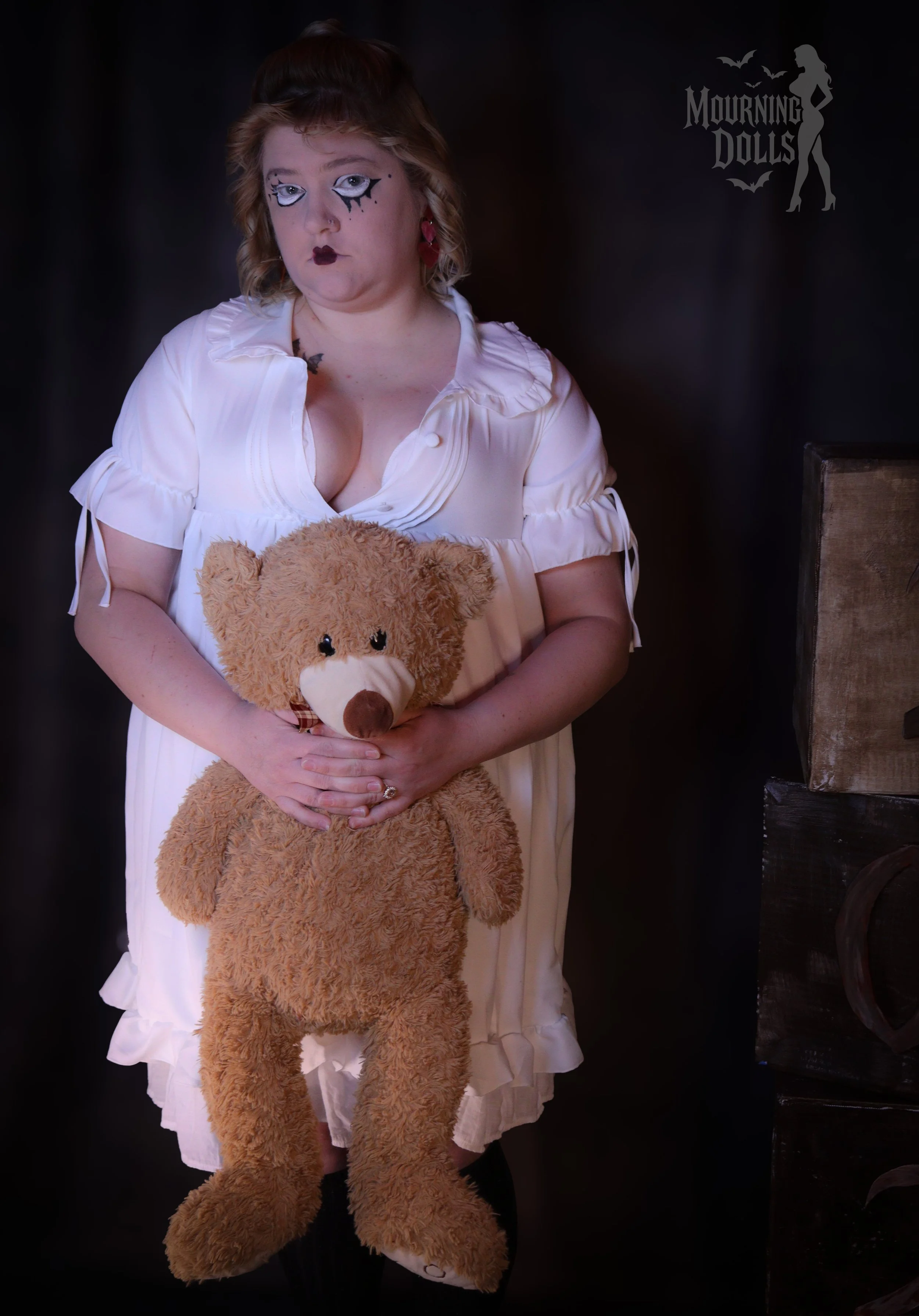 8 - Haunted Toyshop Alice Valentina 6.jpg