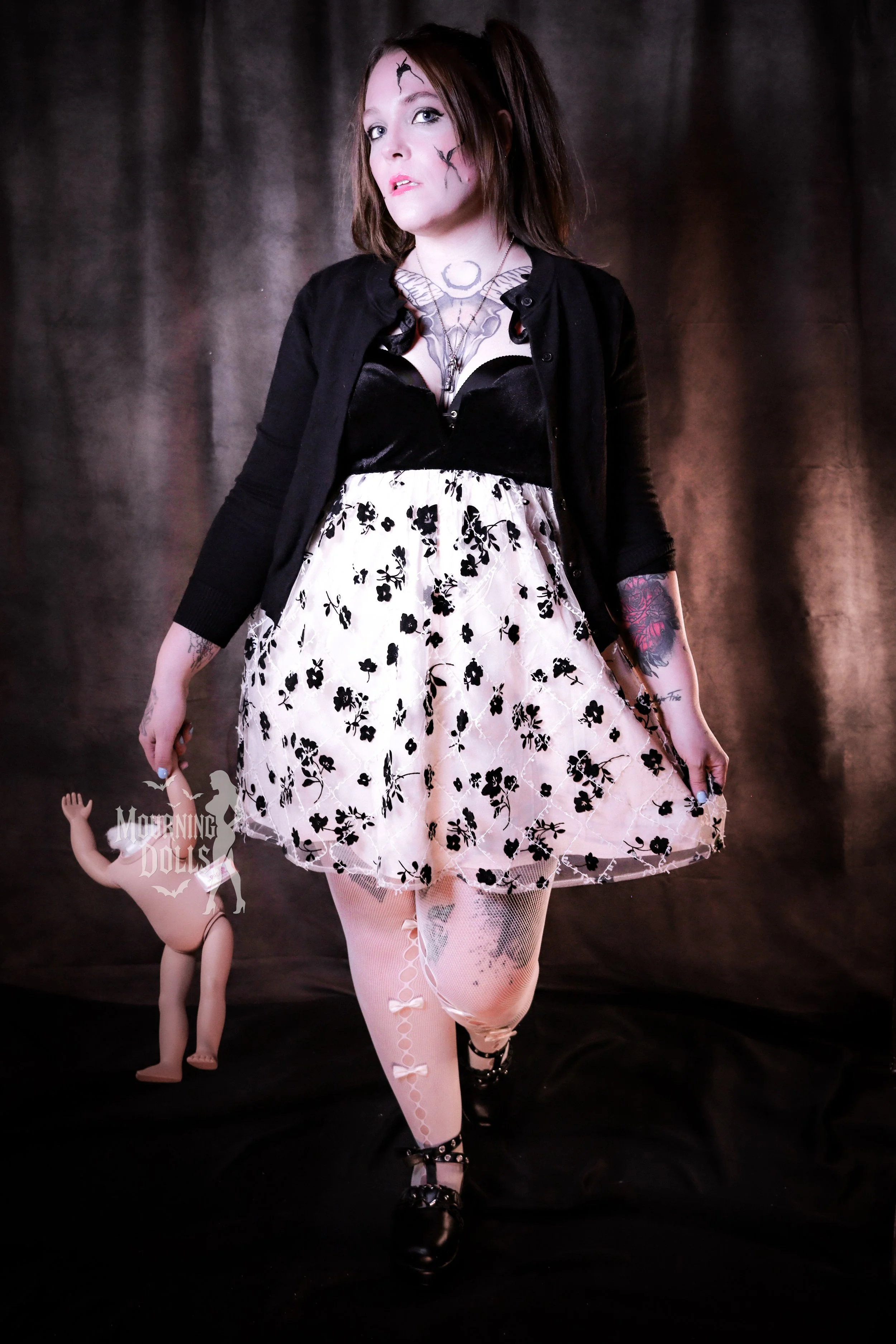 8 - Haunted Toyshop Luna Hexx 9.JPG