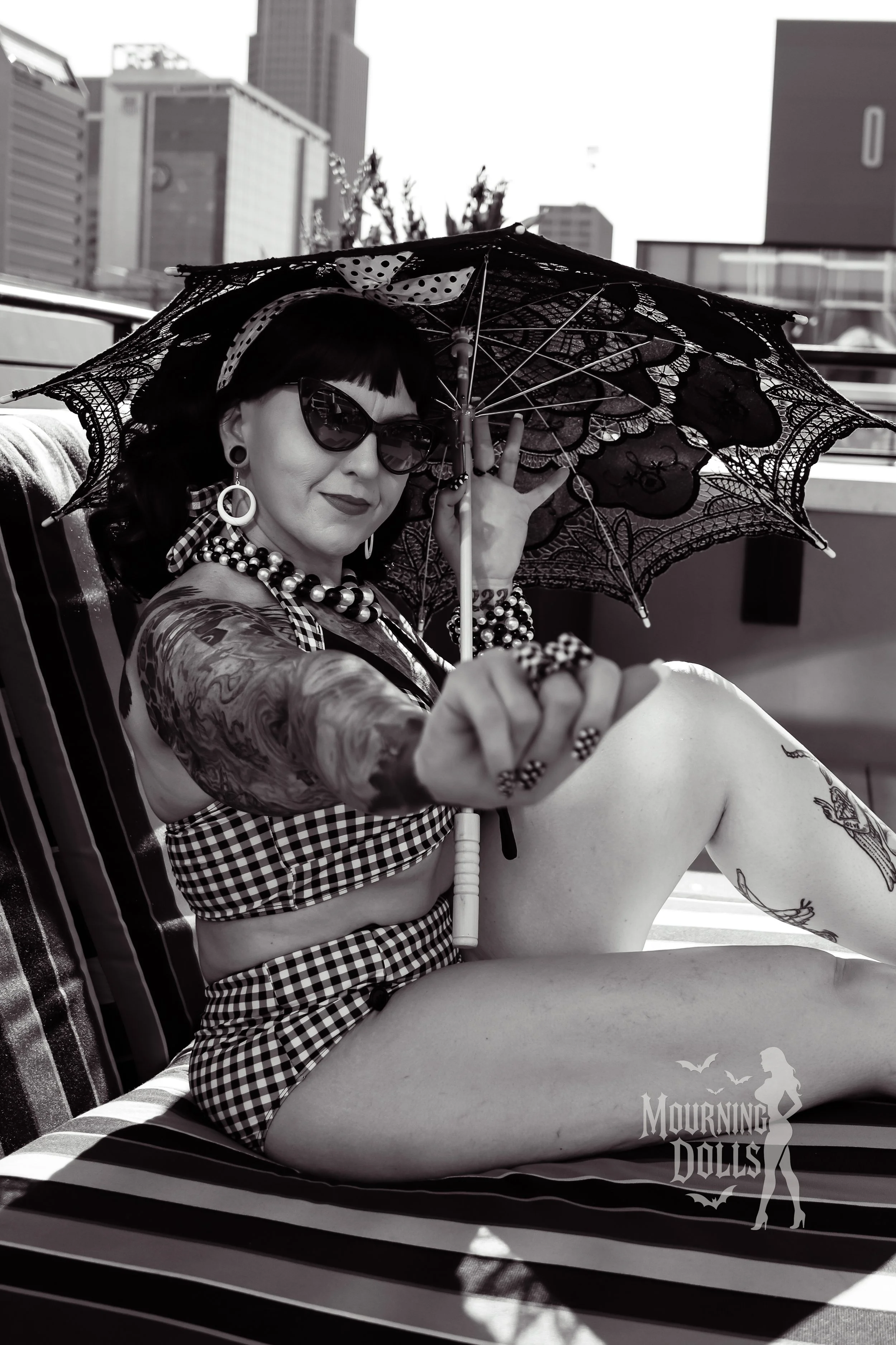 3 - Pink Noir Vixen Voltaire 5.JPG