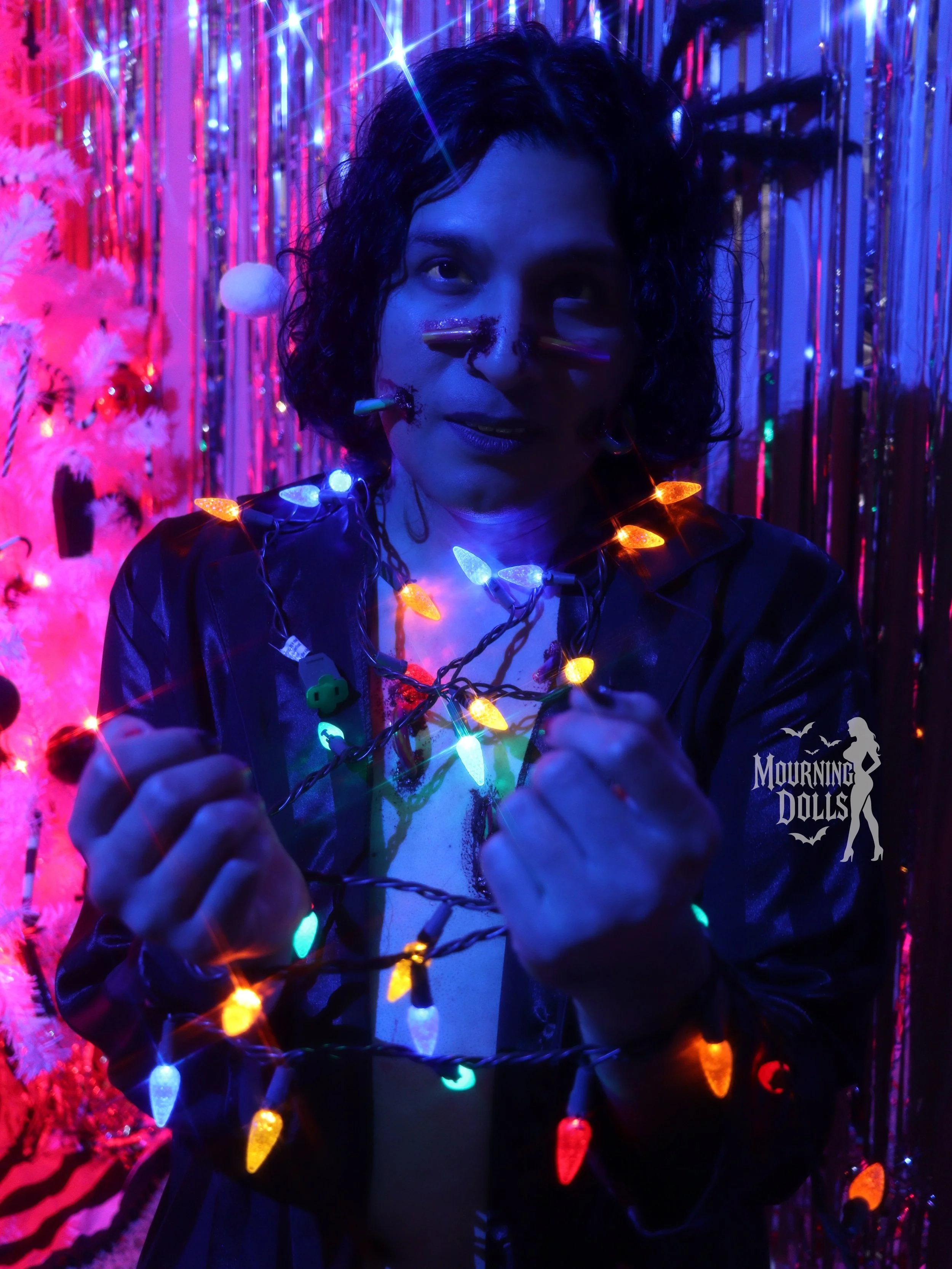 7 - Dreamcore Christmas Bee Obsidian 8.JPG