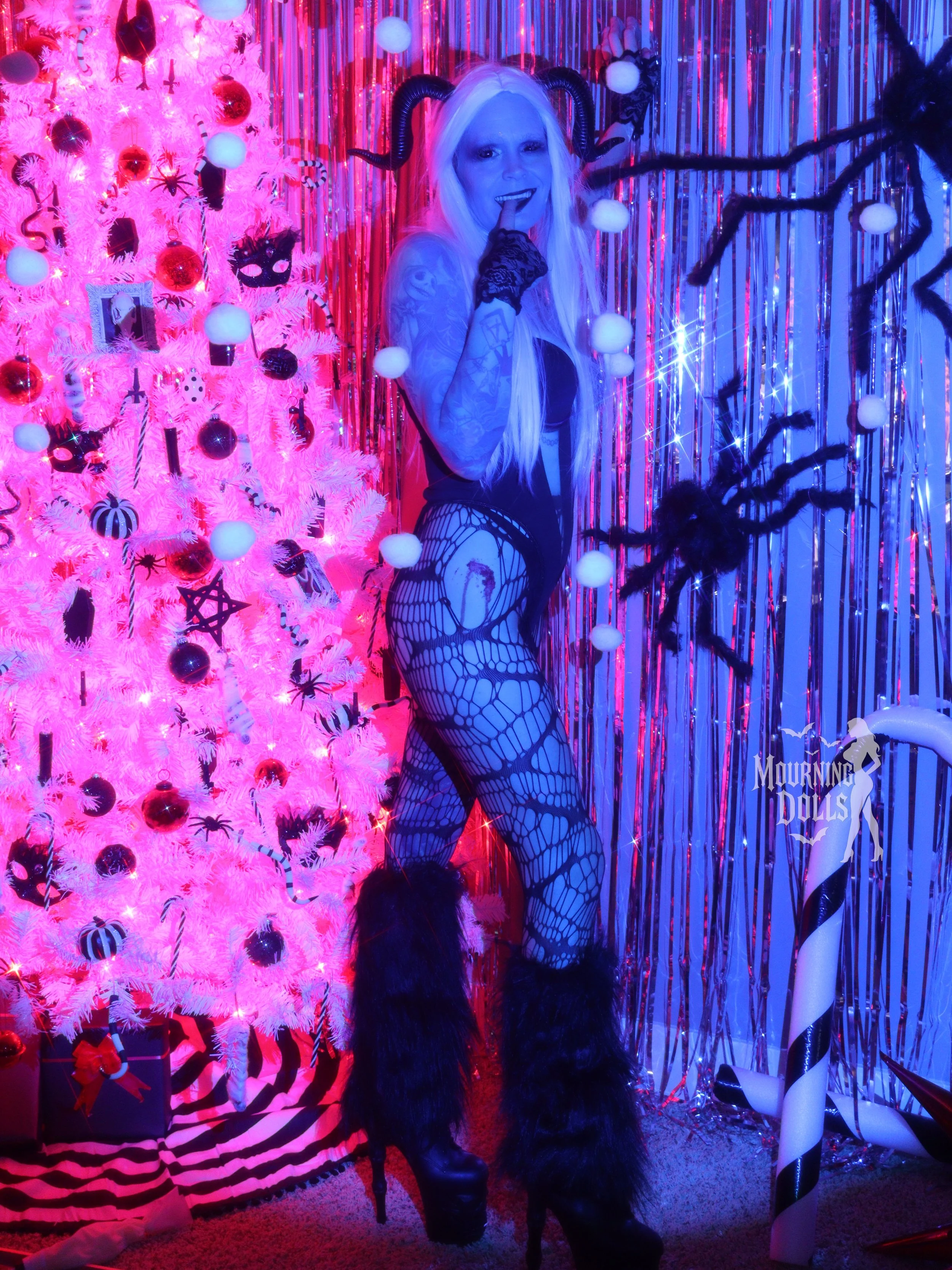 7 - Dreamcore Christmas Tally Graves 11.JPG