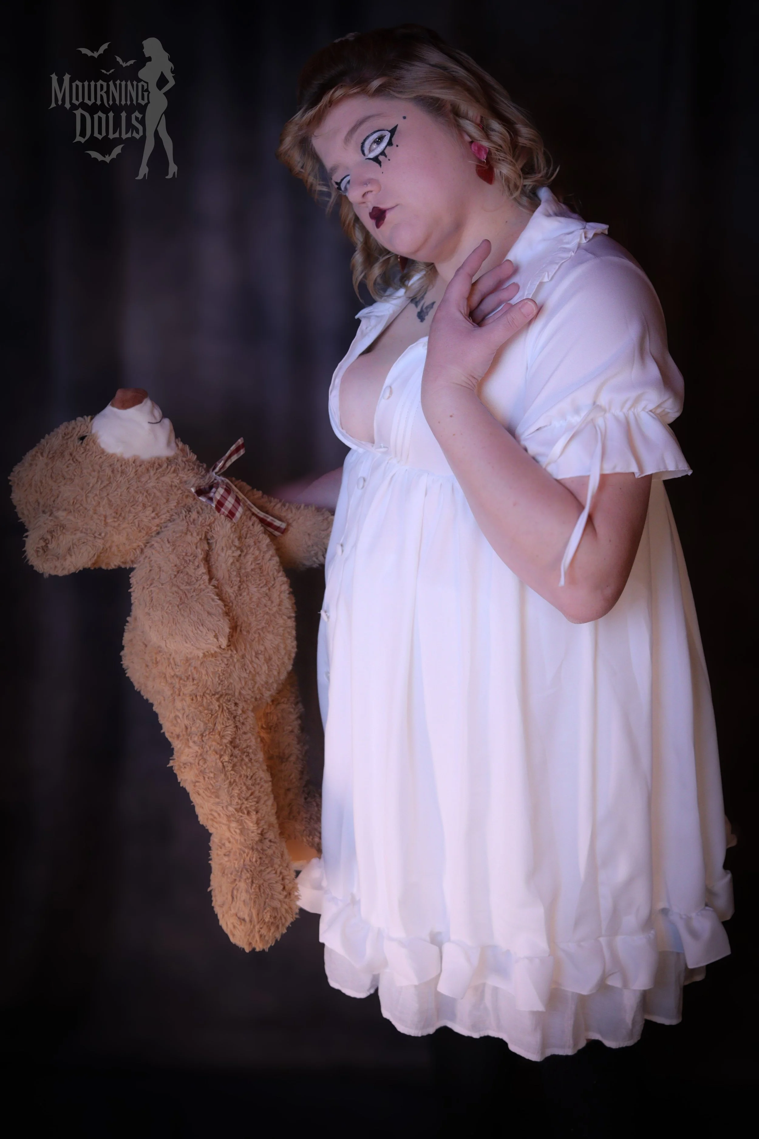 8 - Haunted Toyshop Alice Valentina 3.jpg