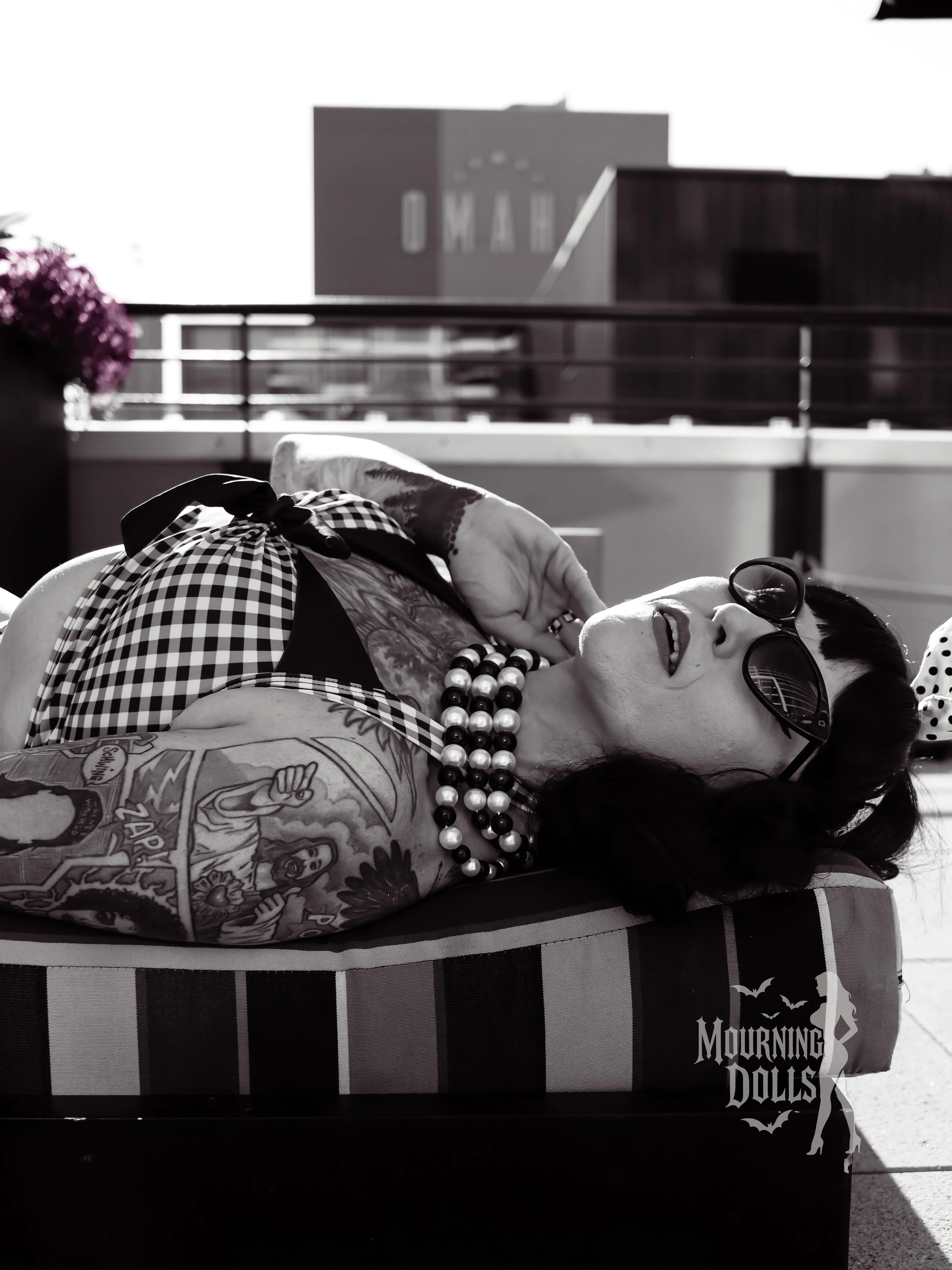 3 - Pink Noir Vixen Voltaire 4.JPG