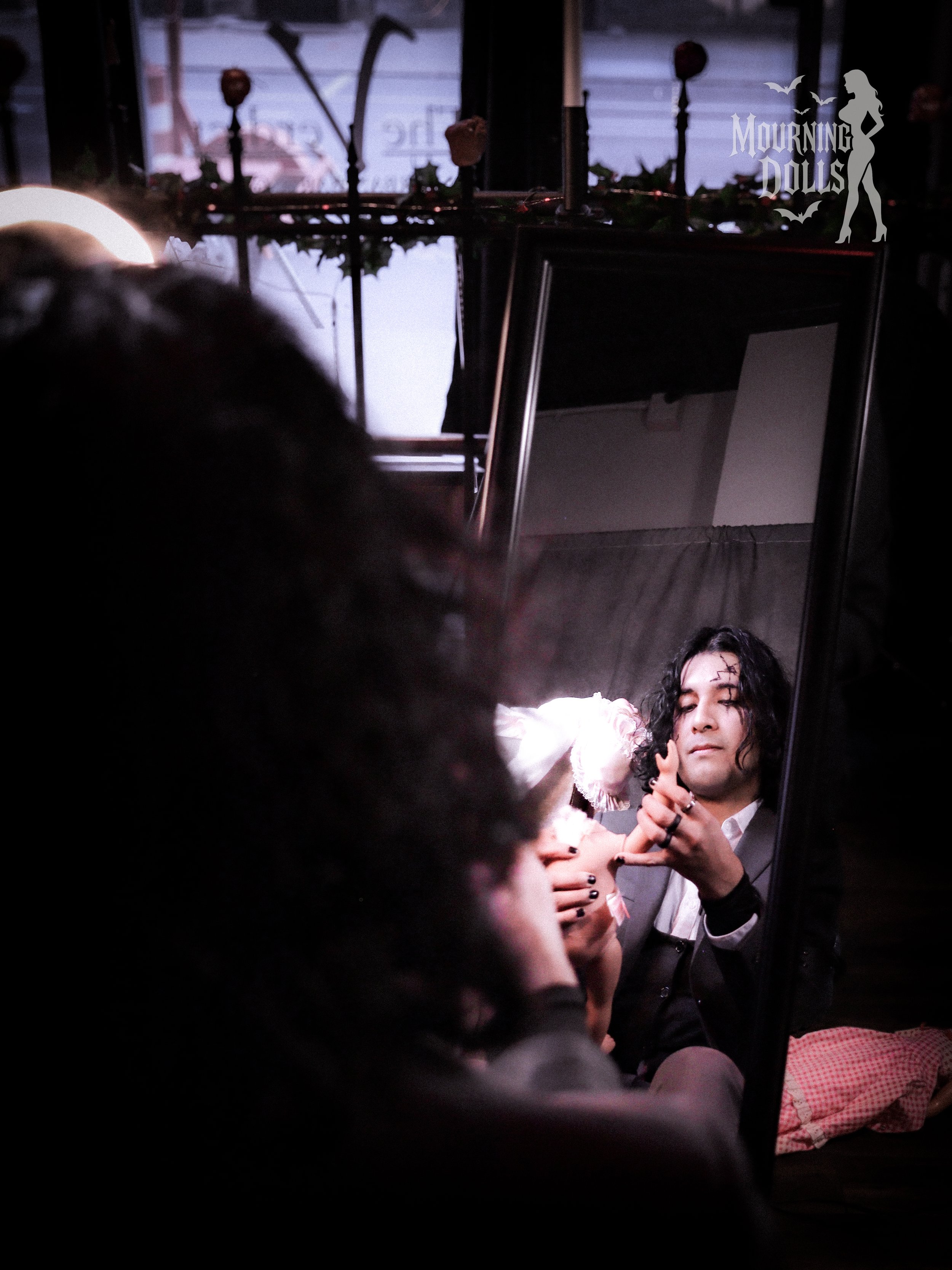 8 - Haunted Toyshop Bee Obsidian 13.JPG