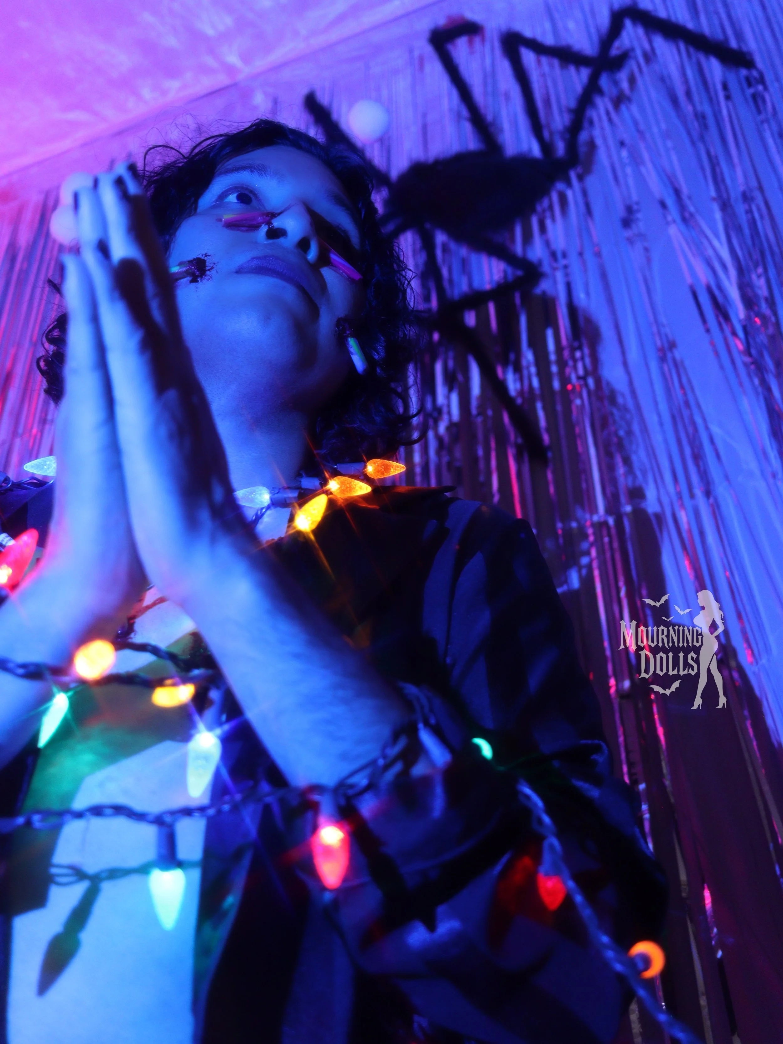 7 - Dreamcore Christmas Bee Obsidian 10.JPG