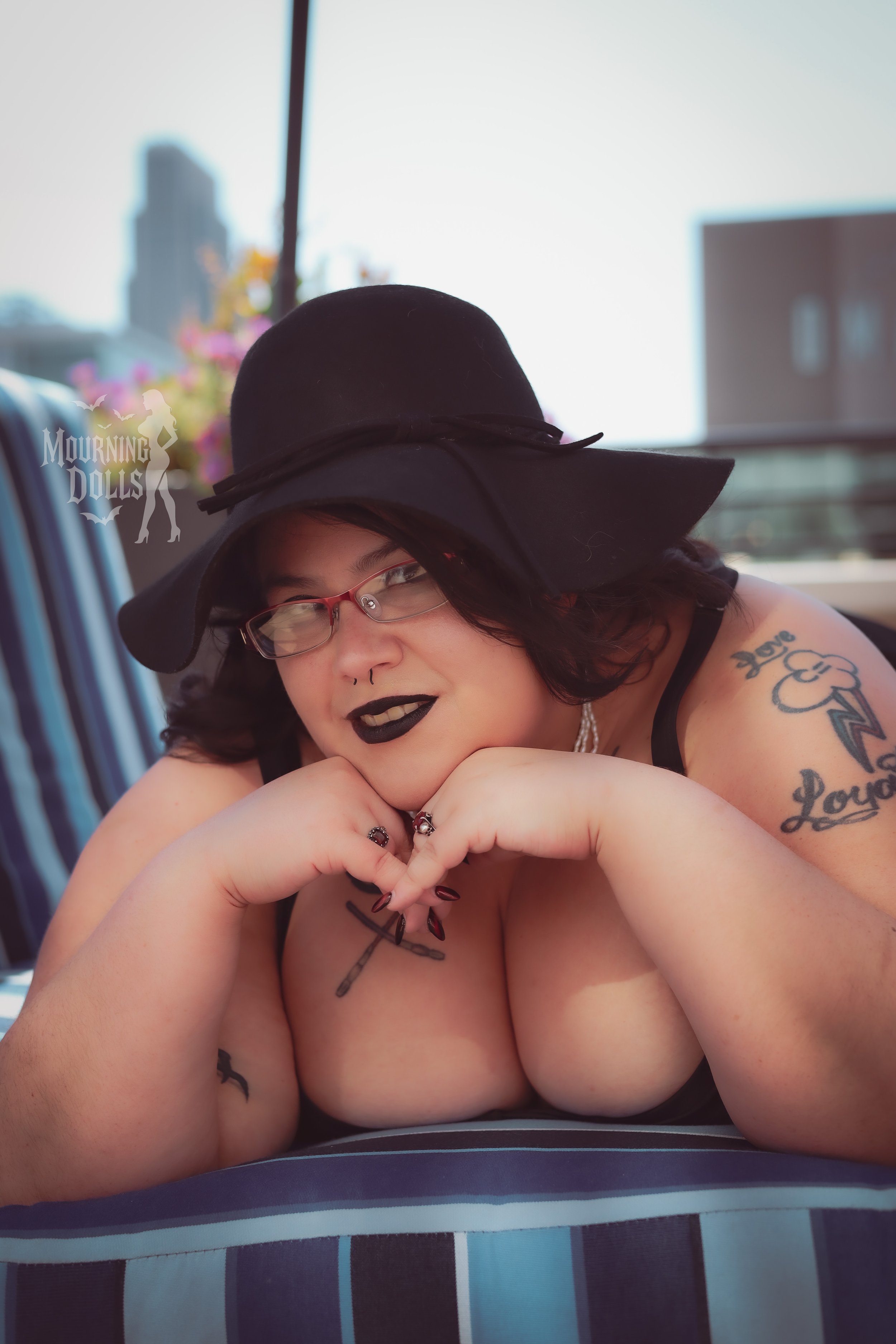 3 - Pink Noir Azaret Hellborn 2.jpg