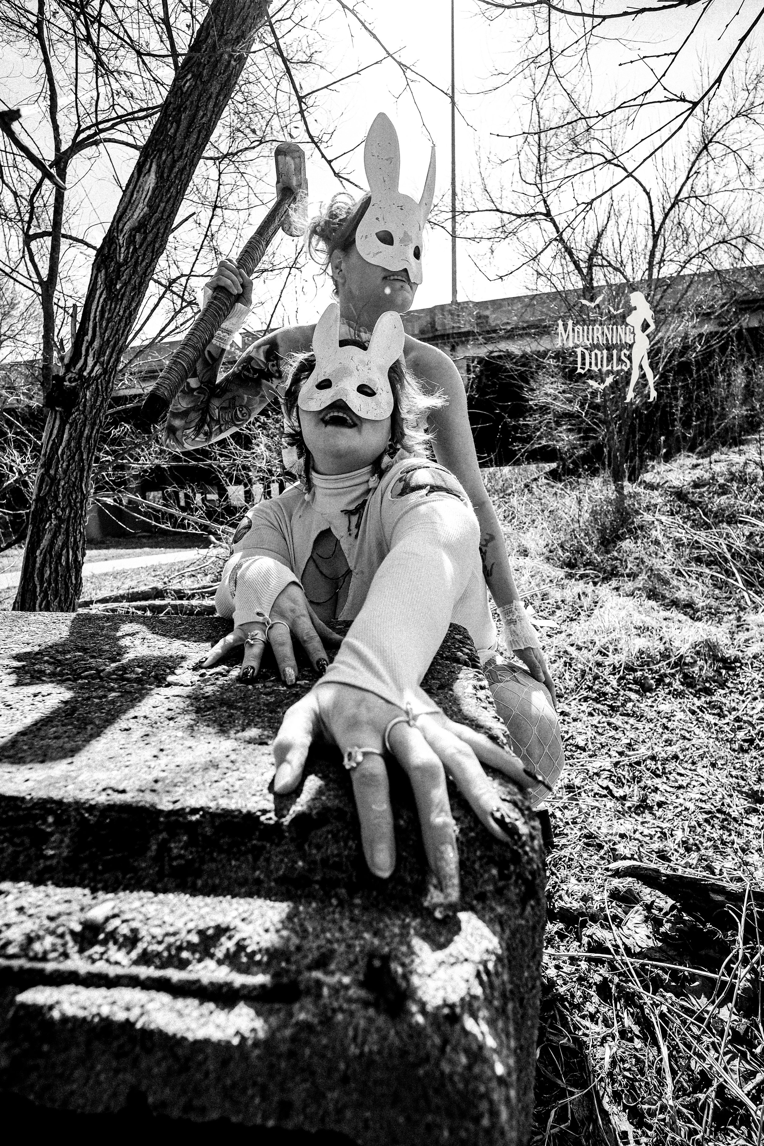 10 - The Hunt Storyline Hailey and Ash 6.jpg