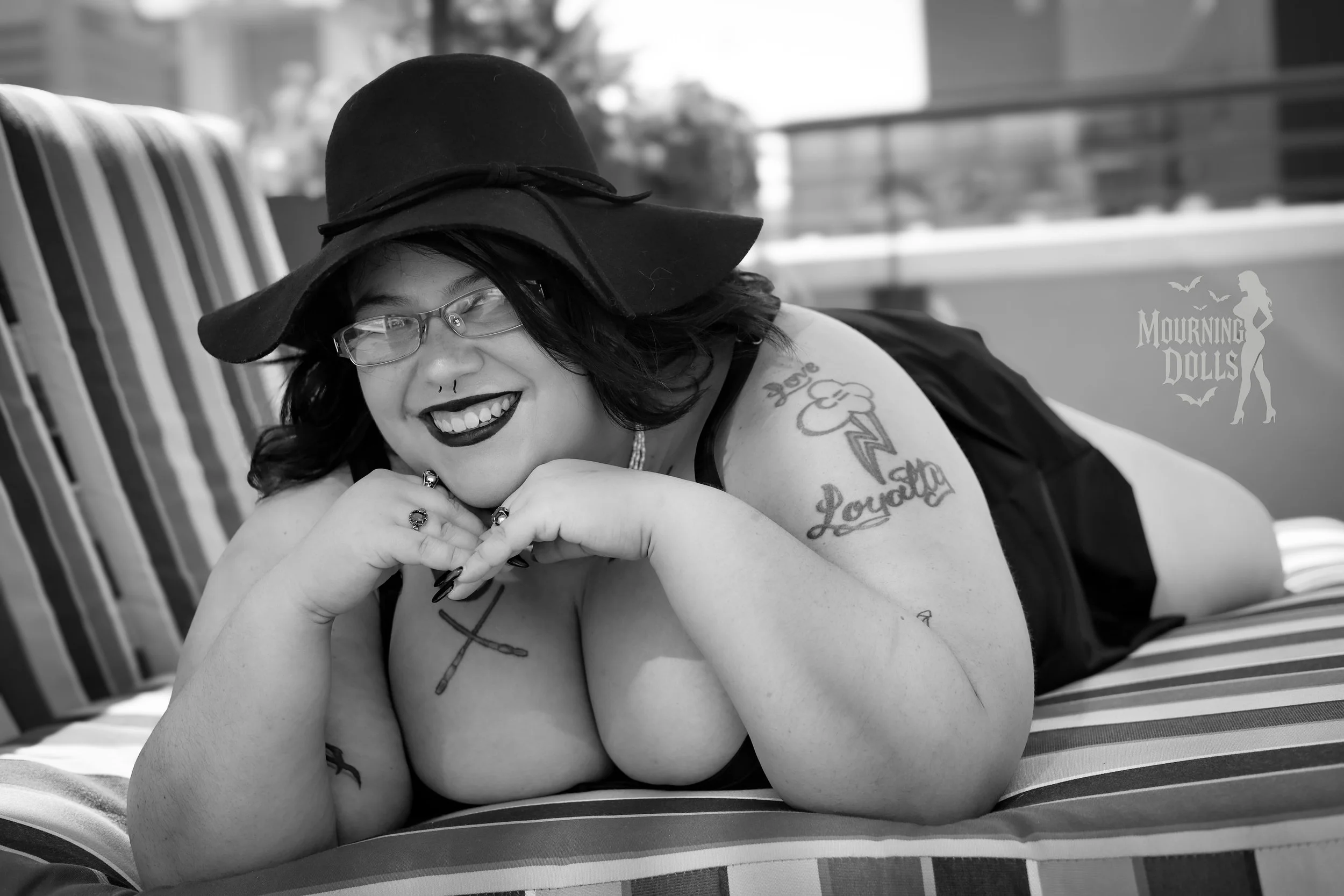 3 - Pink Noir Azaret Hellborn 3.jpg