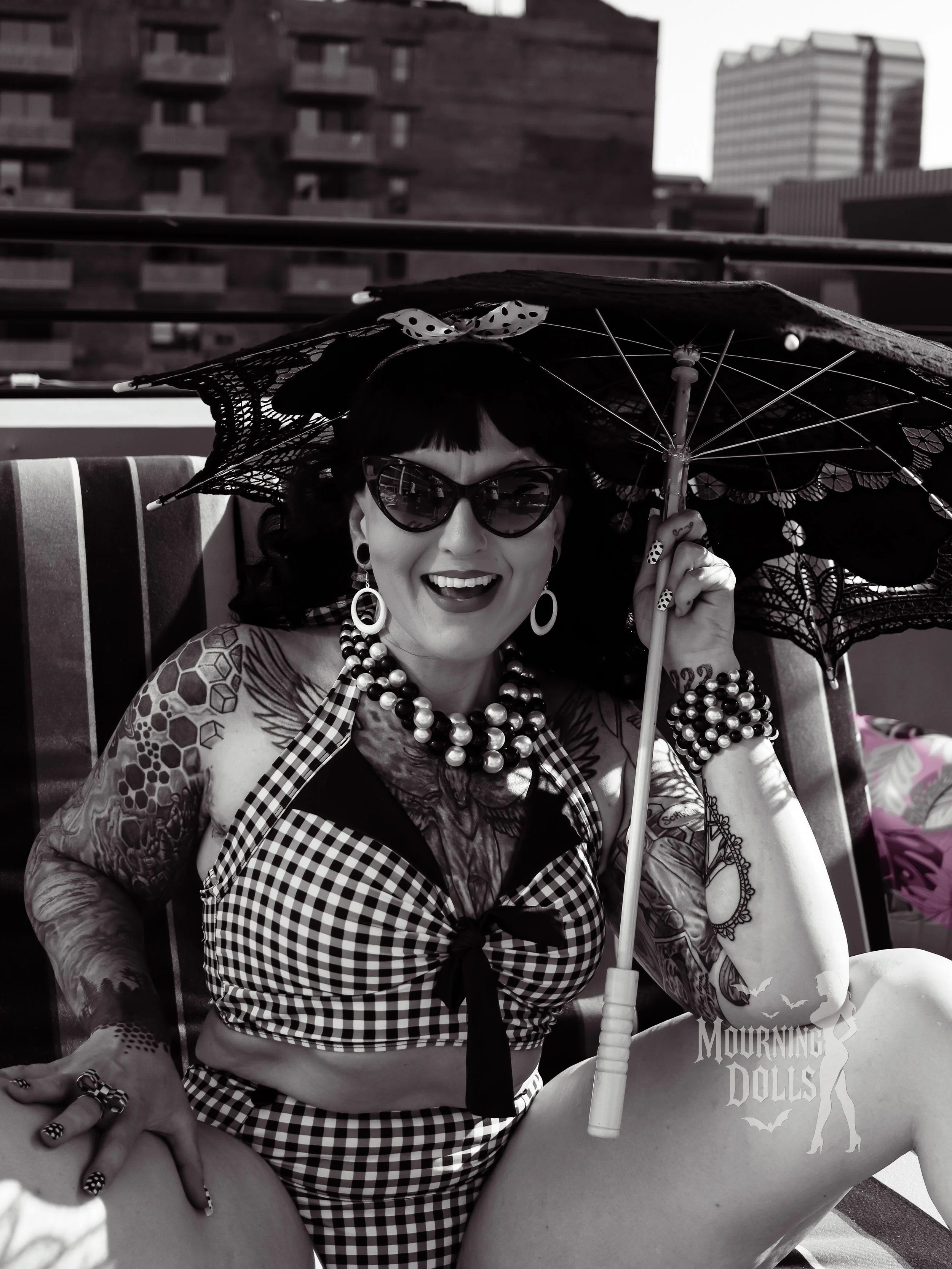 3 - Pink Noir Vixen Voltaire 7.JPG