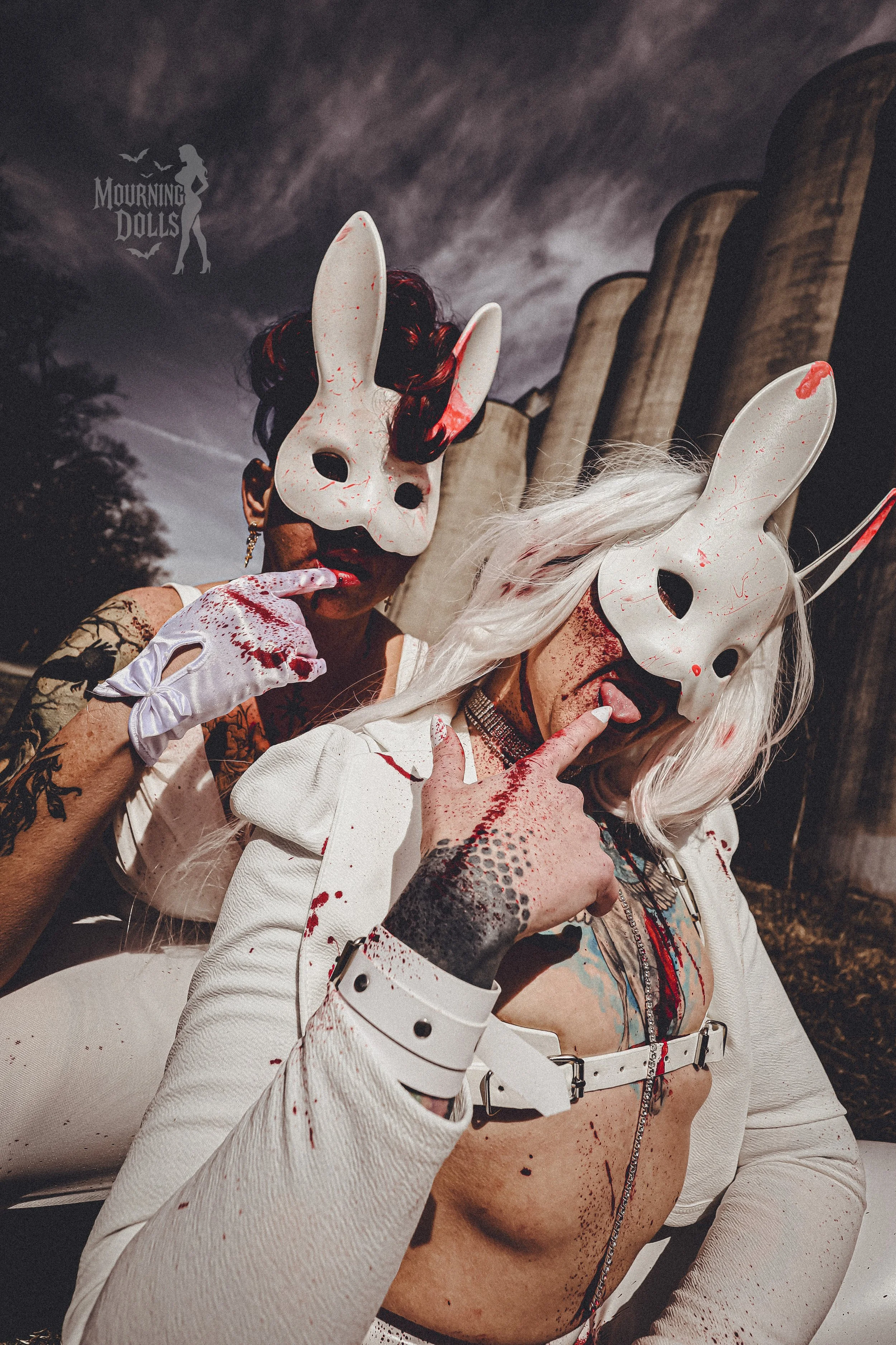 10 - The Hunt Storyline Meghan and Kass 7.jpg