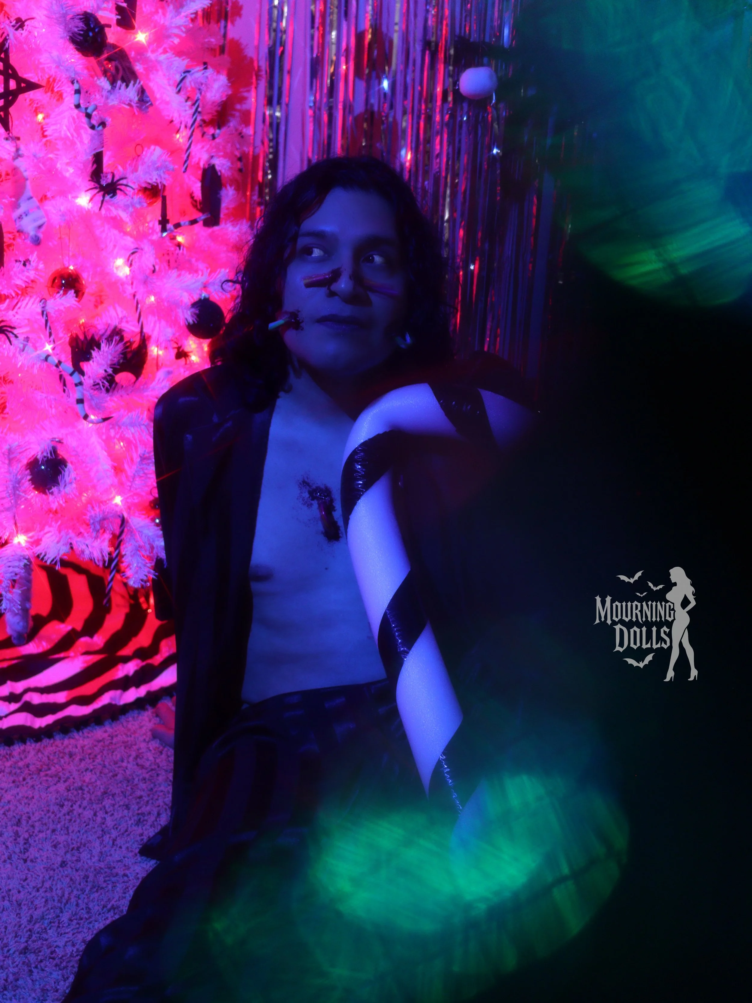 7 - Dreamcore Christmas Bee Obsidian 6.JPG