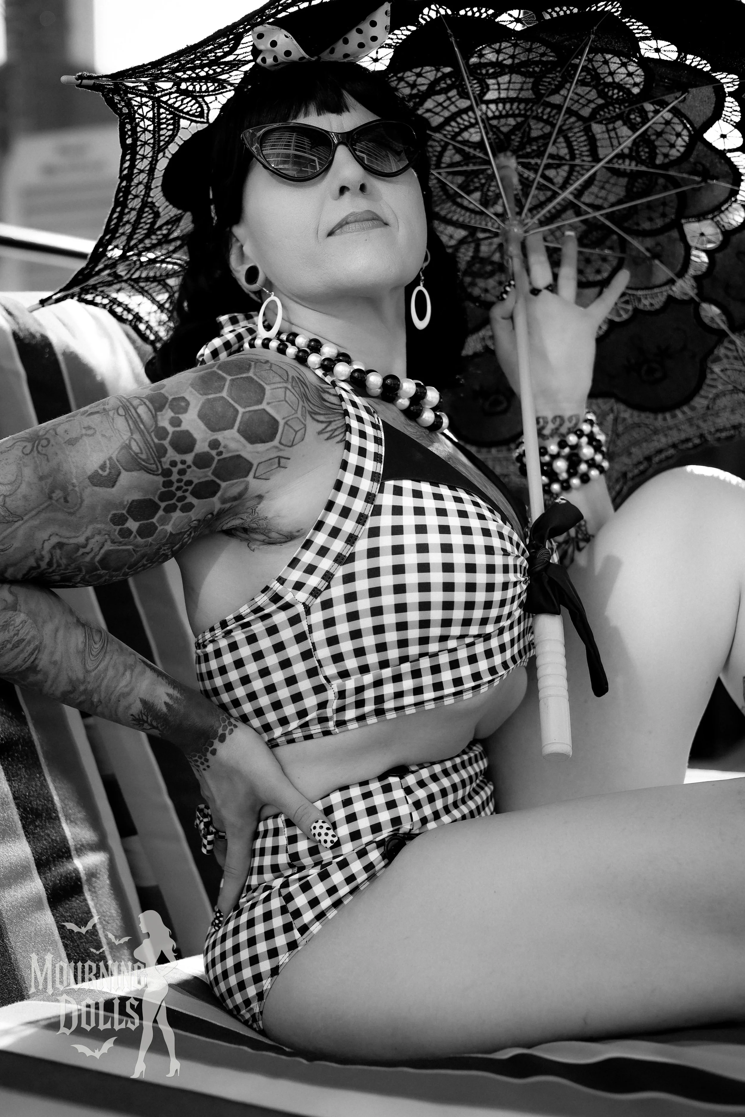 3 - Pink Noir Vixen Voltaire 2.jpg