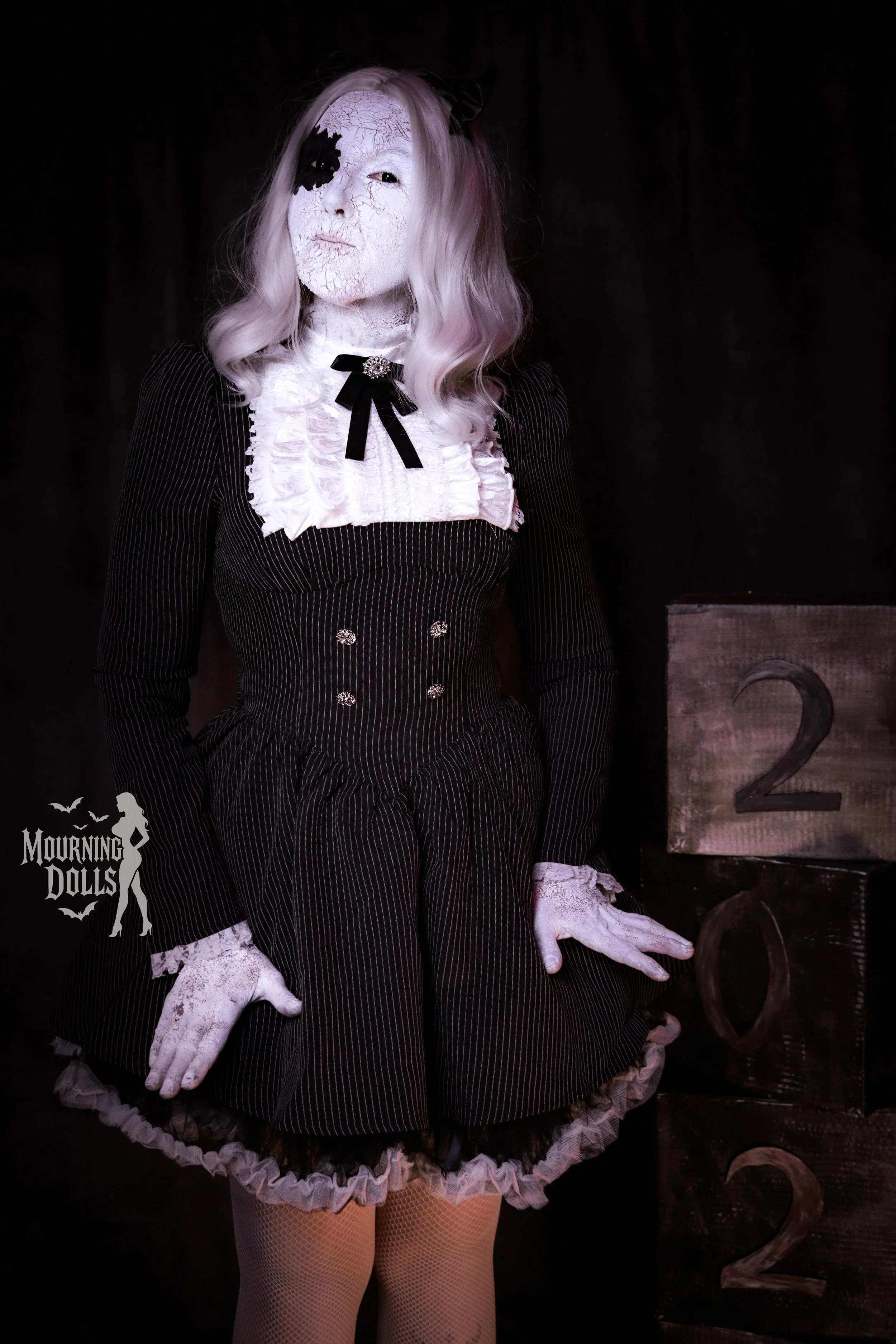 8 - Haunted Toyshop Vixen Voltaire 3.JPG