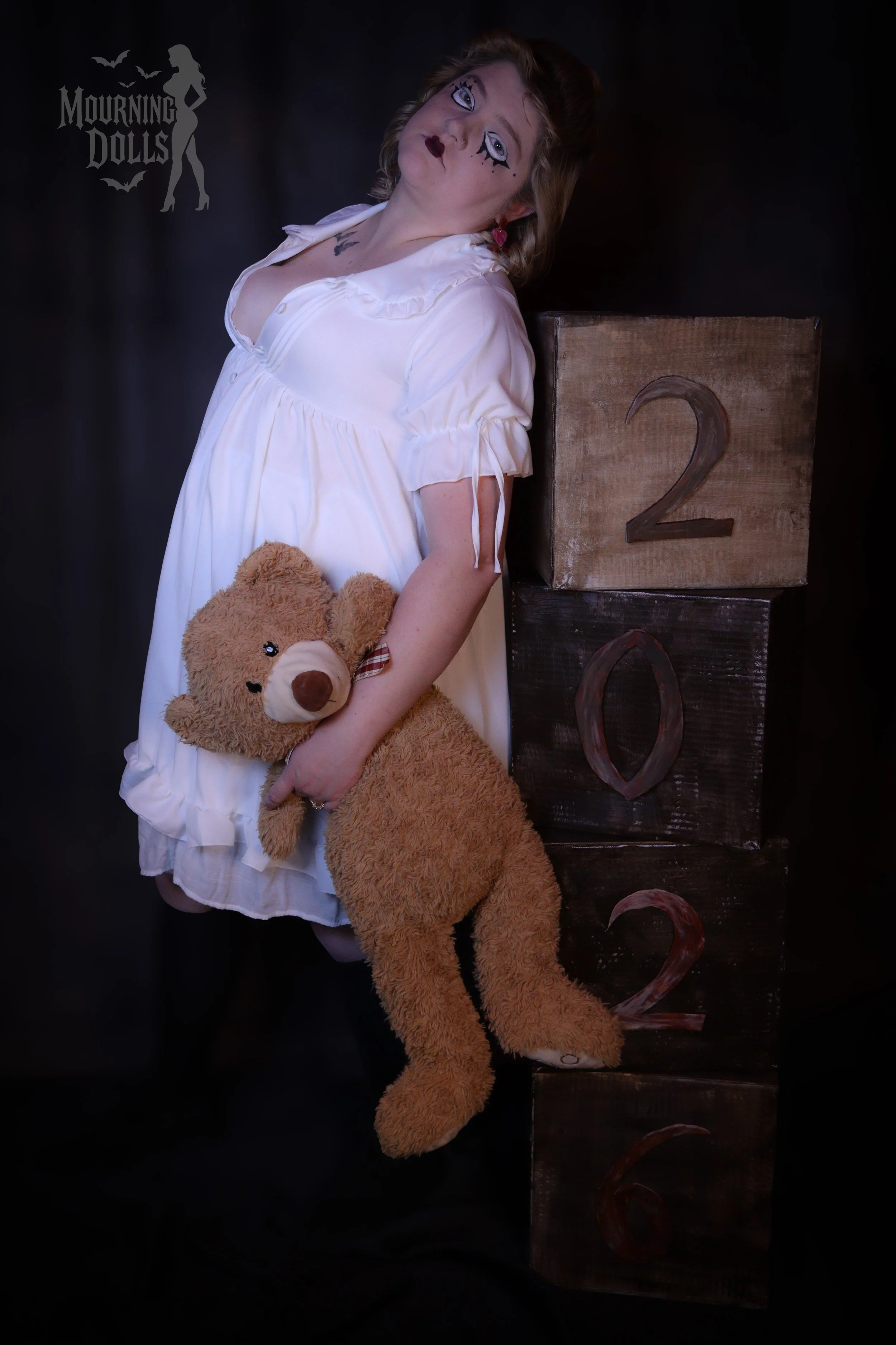 8 - Haunted Toyshop Alice Valentina 5.jpg