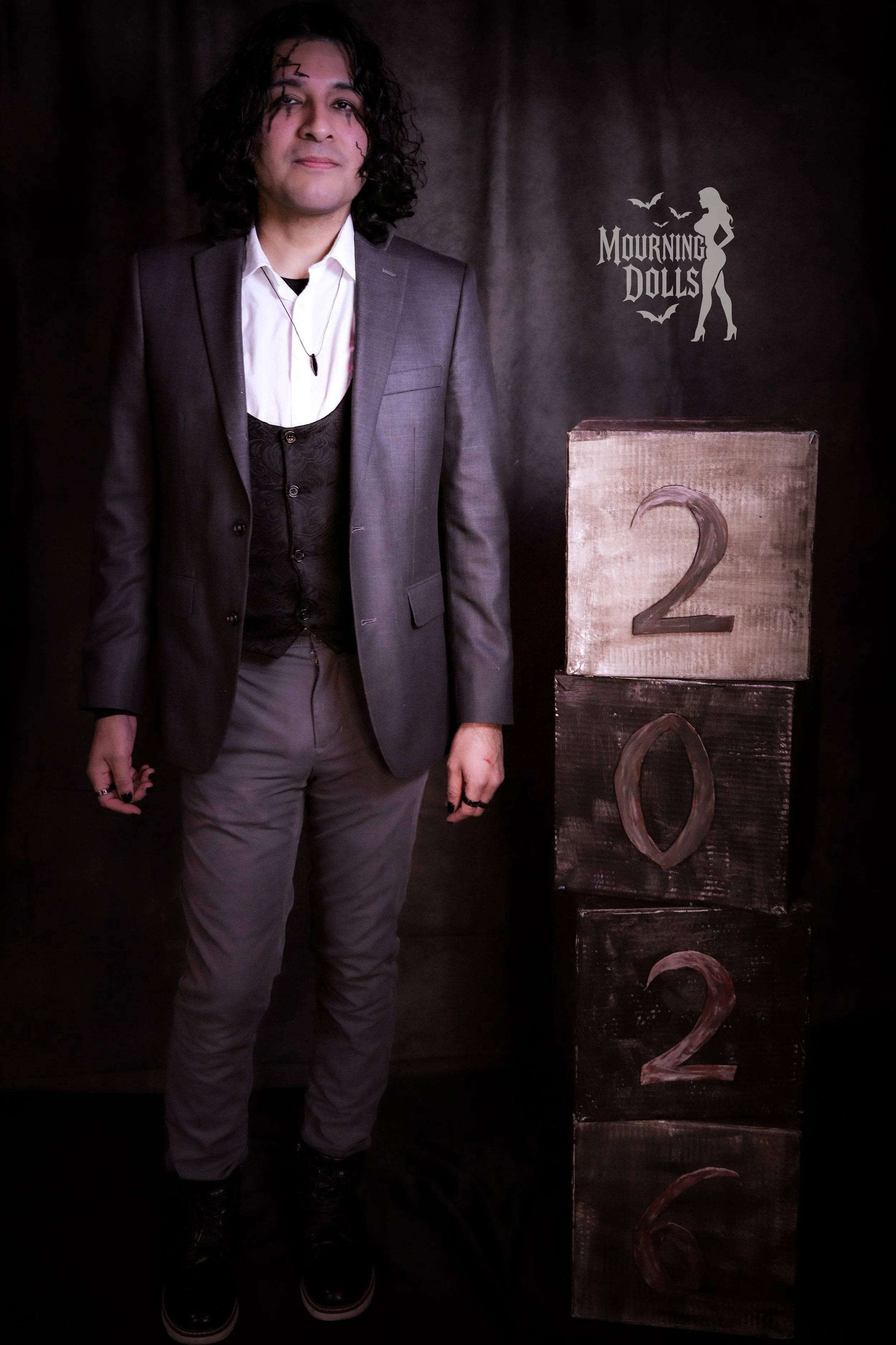 8 - Haunted Toyshop Bee Obsidian 1.JPG