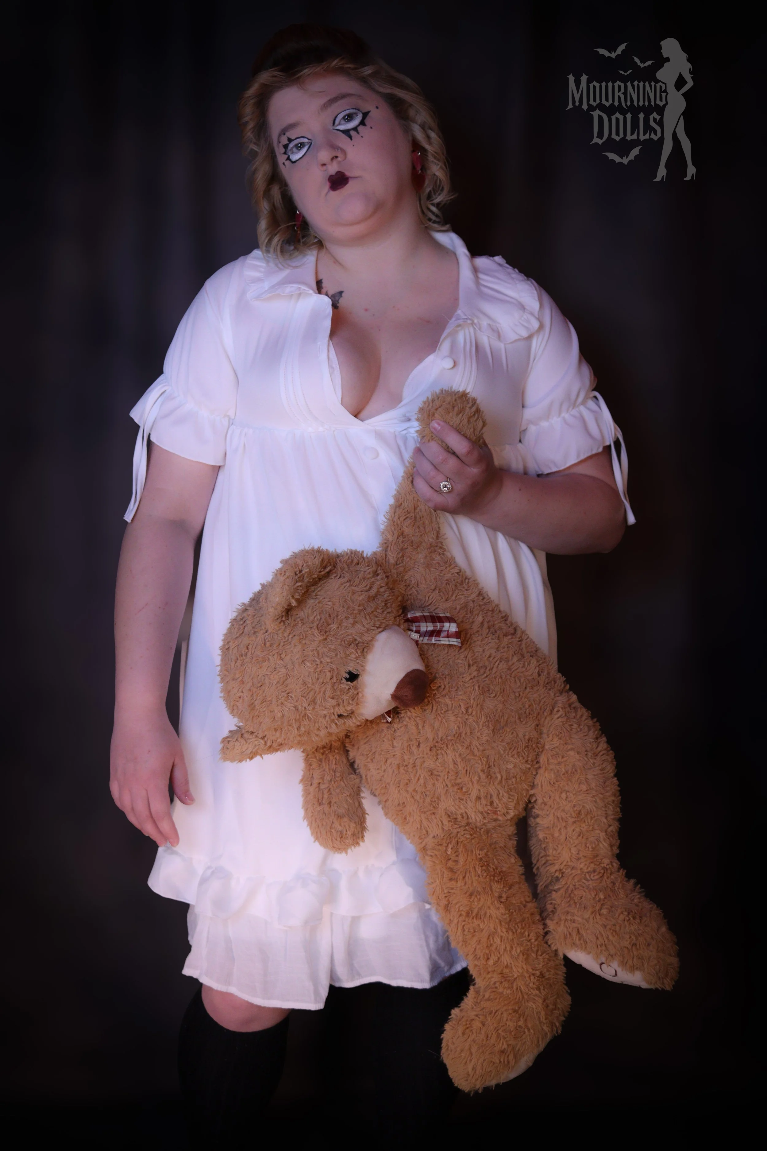 8 - Haunted Toyshop Alice Valentina 7.jpg