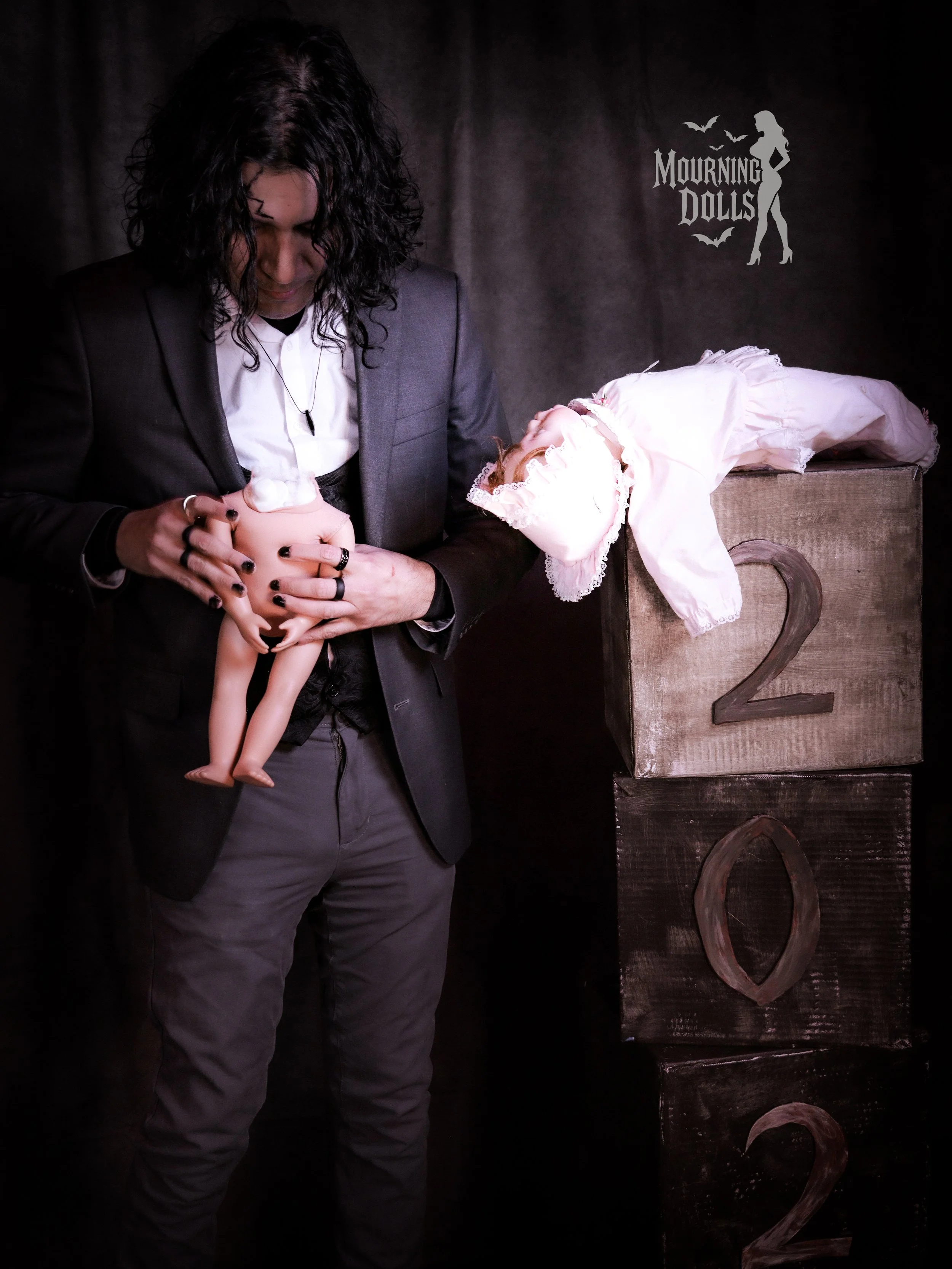 8 - Haunted Toyshop Bee Obsidian 2.JPG