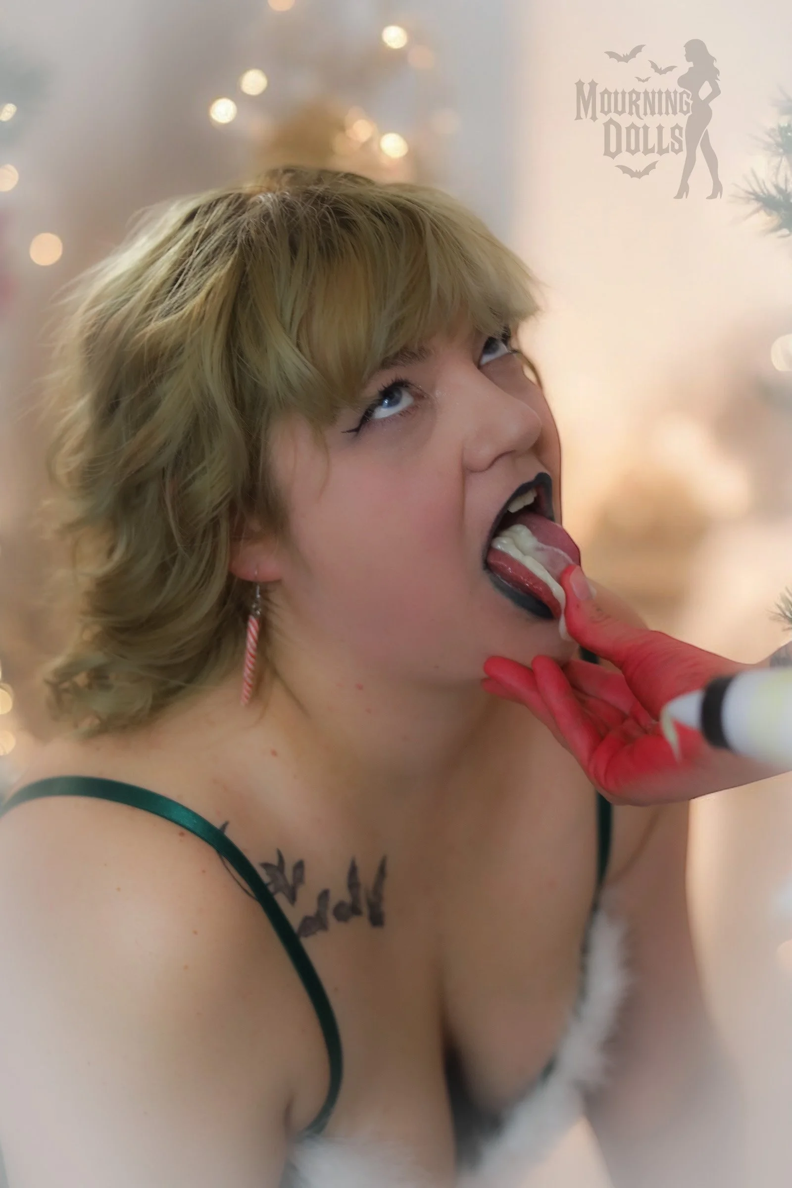 7 - Dreamcore Christmas Alice Valentina 1.jpg