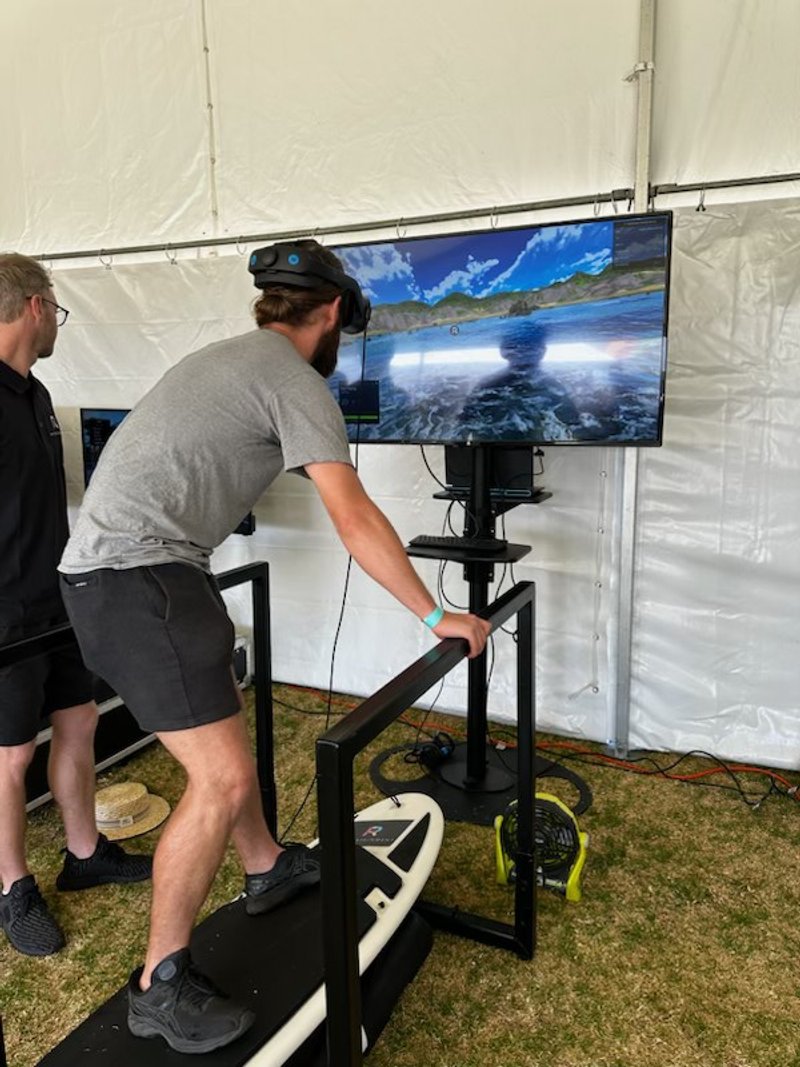 Rentertainment - VR Surfs up (2).jpg