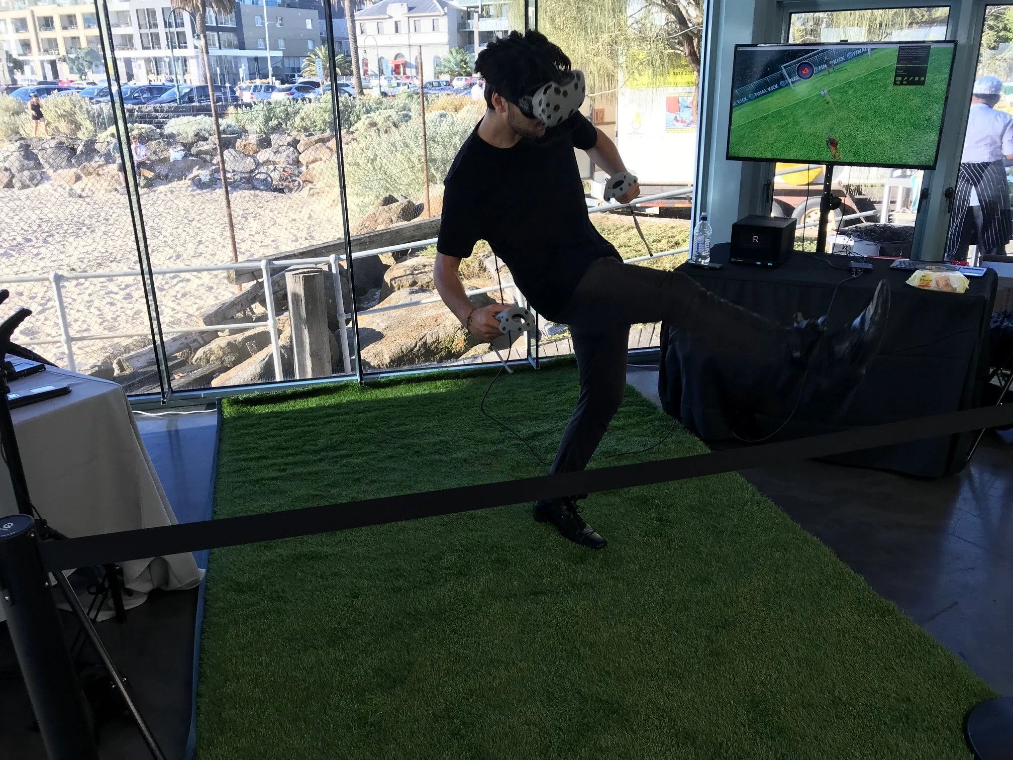 Rentertainment - Virtual Reality Booth - Soccer Stricker - Full body tracking (4).jpg