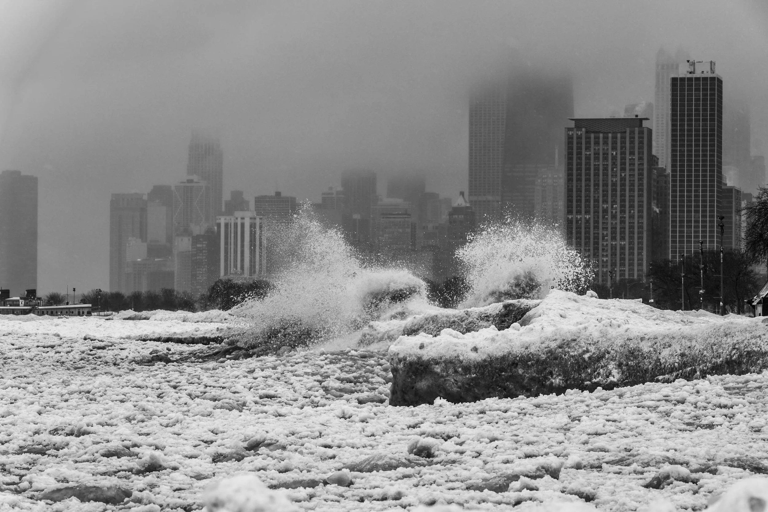 2505_ChicagoDaBeautiful_WinterStorm_RowdyLakeMichiganFullerton_WebsiteSeries0716.jpg