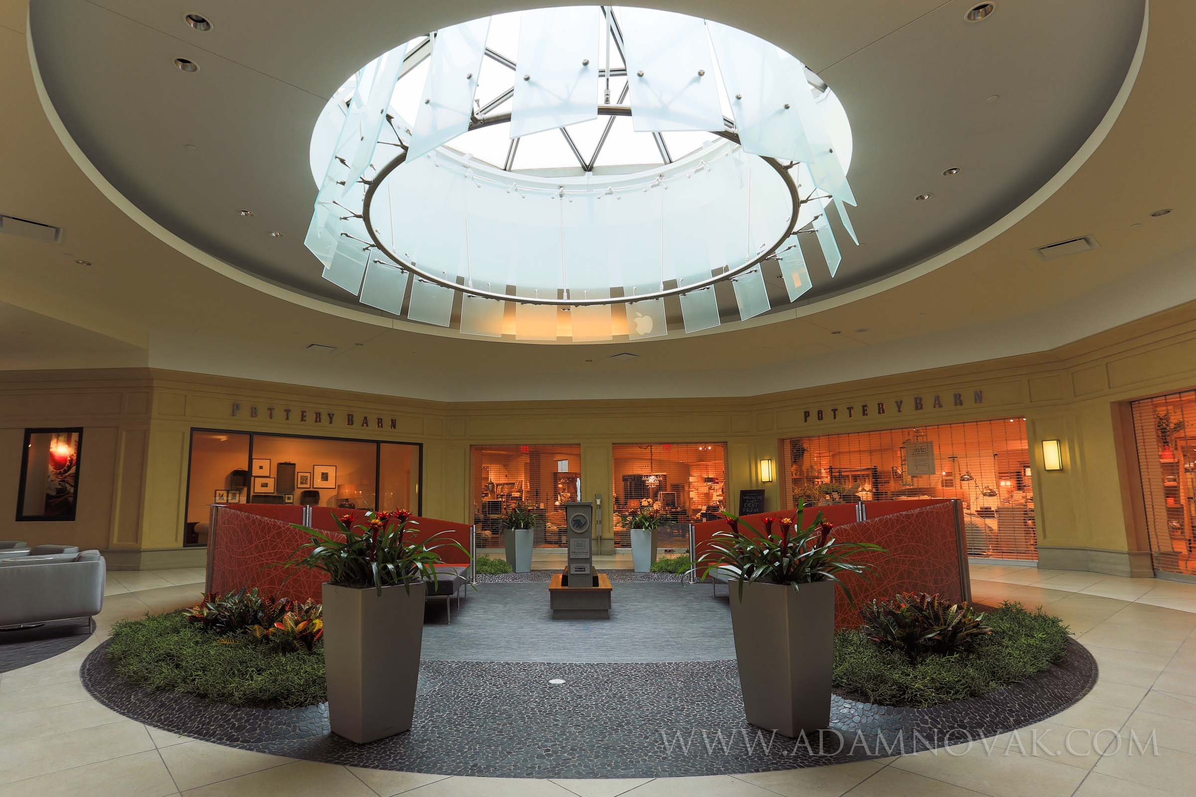 The Fashion Mall at Keystone. Indianapolis, Indiana.