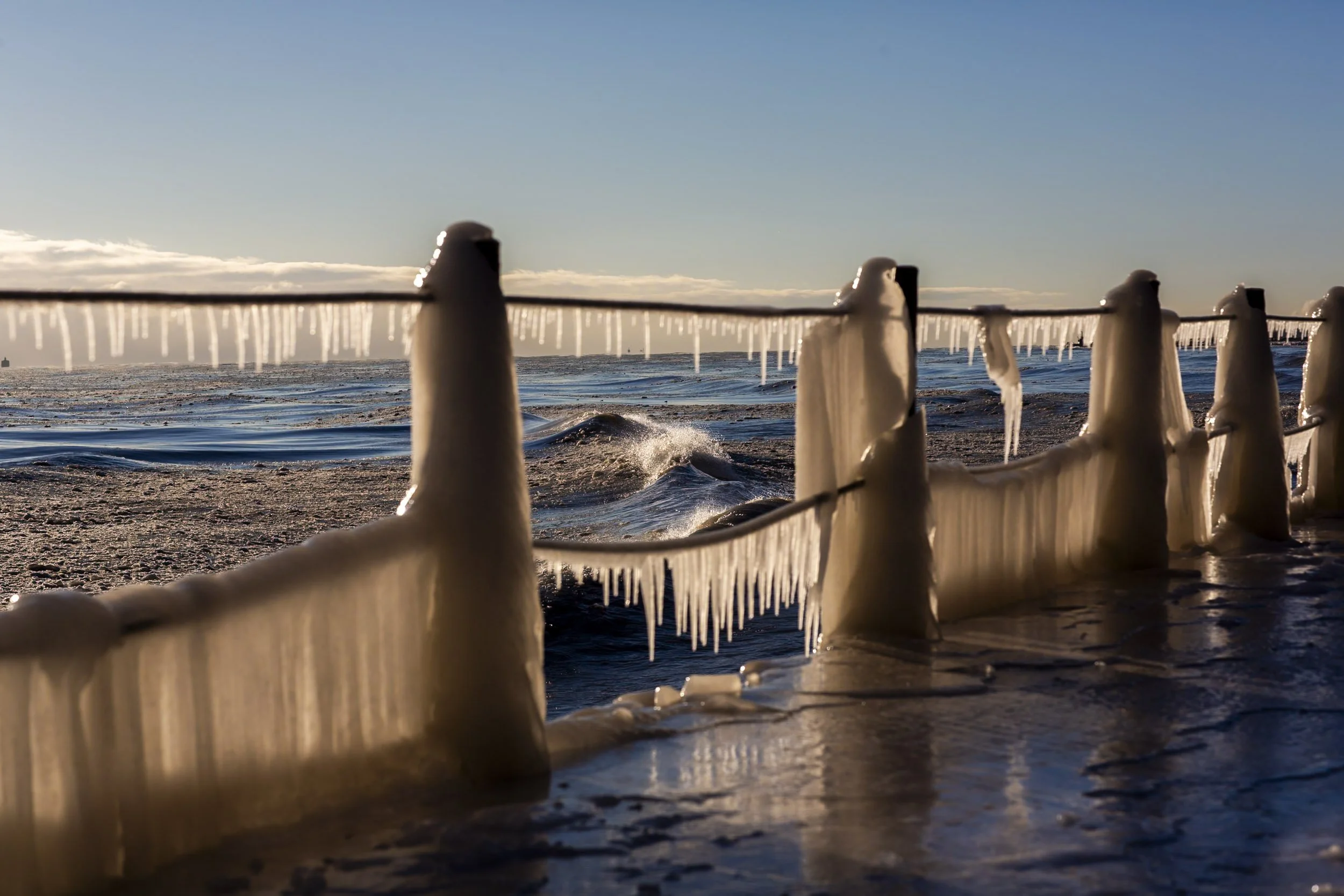 25_WinterRogersParkLakefrontWinter_IciclesSeriesNorthPoleChicagoDaBeautiful_WebsizeSize-75.jpg