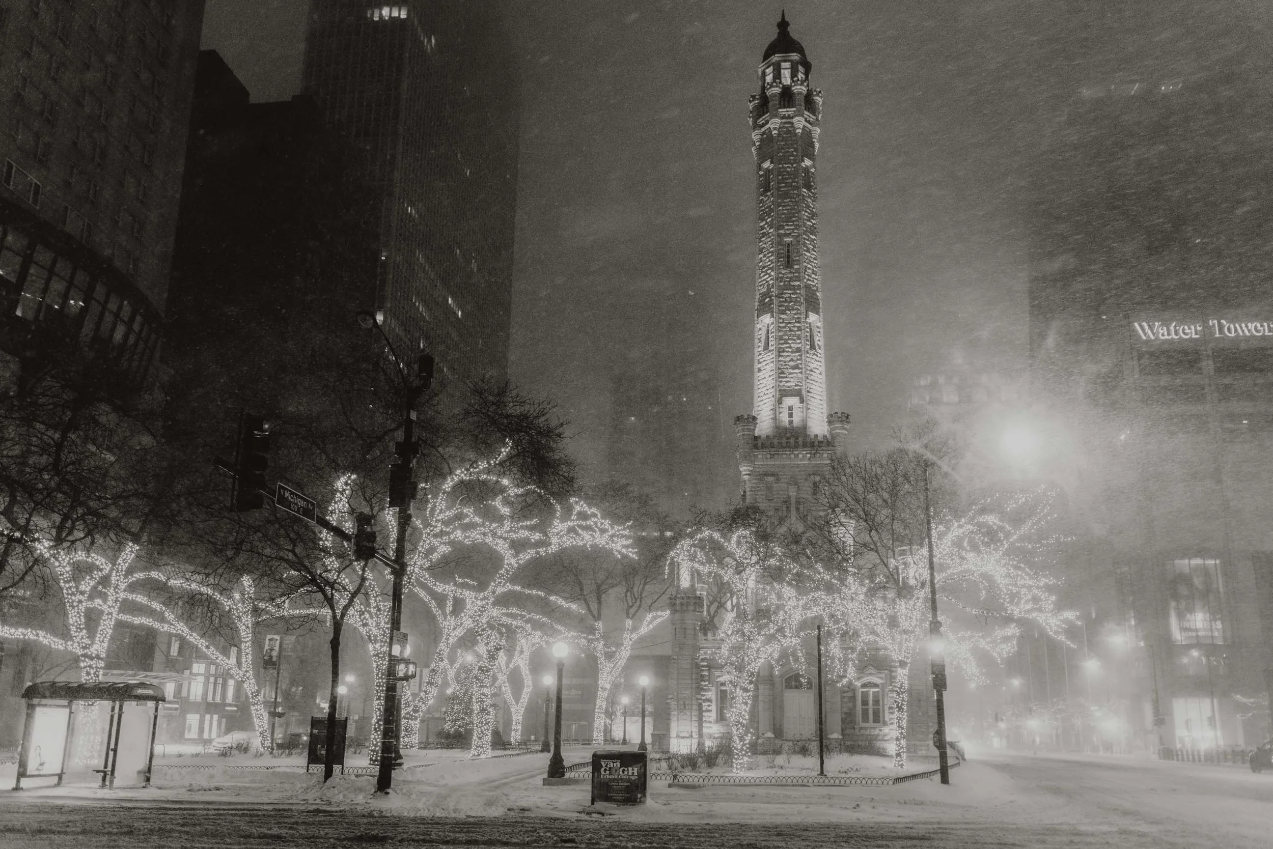 2101_BWDowntownChicagoDaBeautifulWinterStormLasalle_WaterTower_series_Website1031.jpg