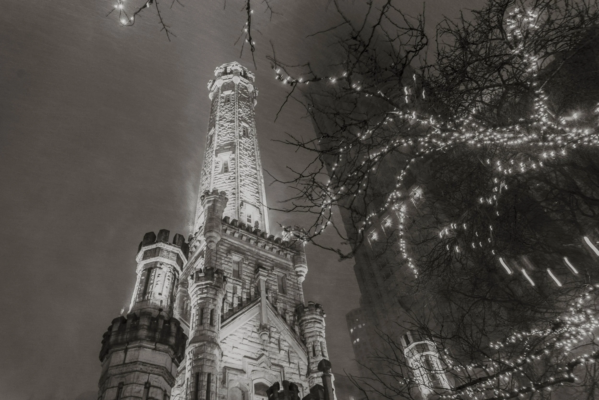 2101_BWDowntownChicagoDaBeautifulWinterStormLasalle_WaterTower_series_Website0984.jpg