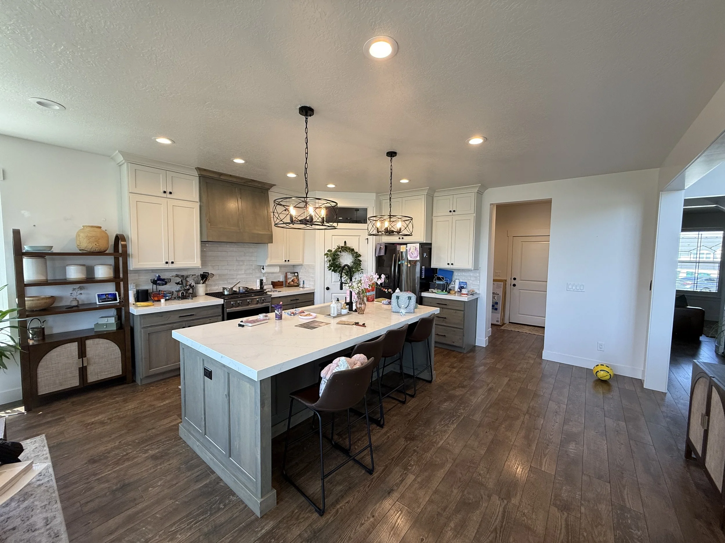BEFORE | Lehi, Utah Kitchen Cabinet Refinishing & Expansion: 

This Lehi kitchen had unused space on both ends of the existing cabinetry and needed additional storage to better serve the homeowner. The project also needed to accommodate a new, larger