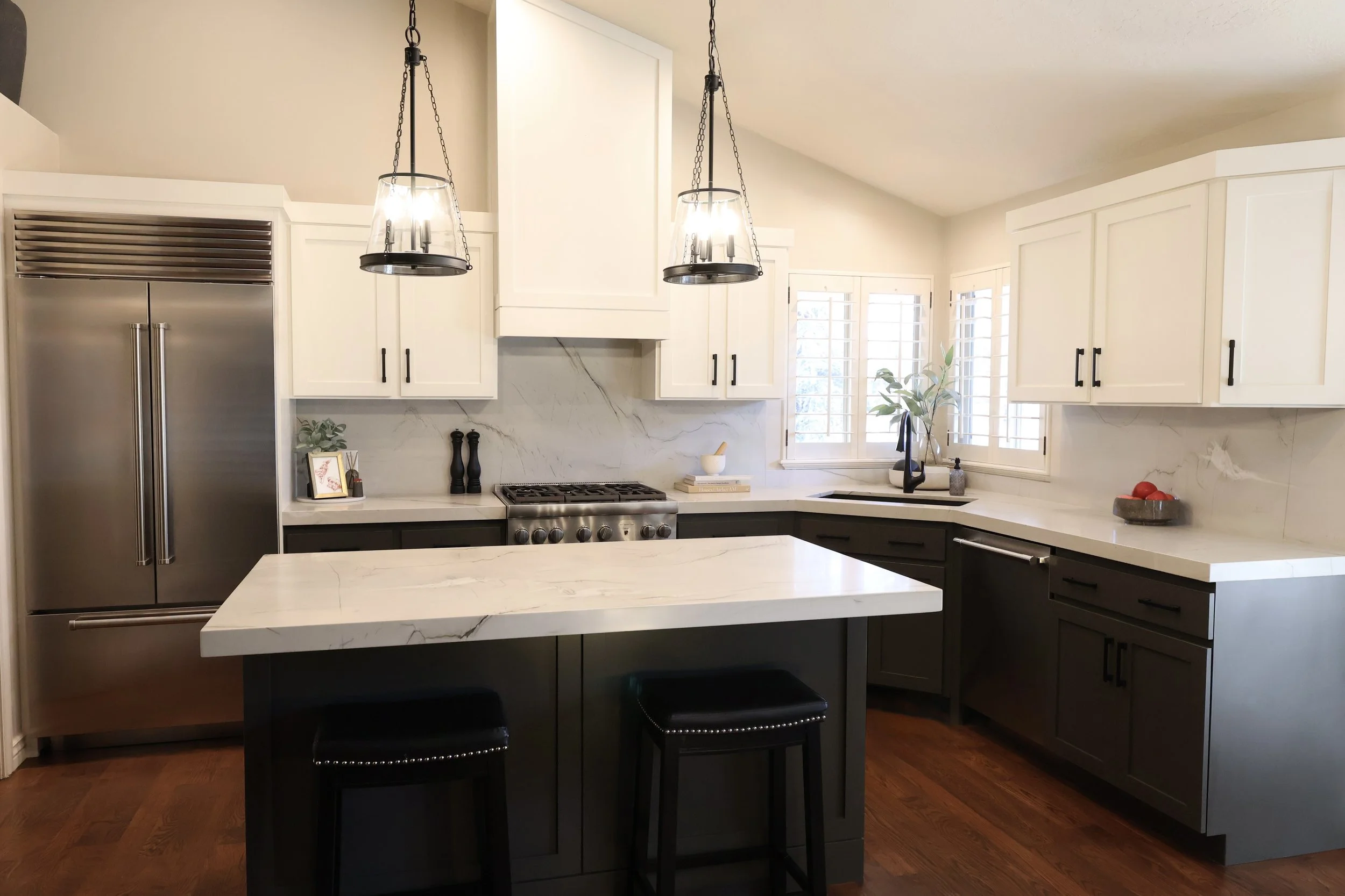 South Jordan, Utah kitchen after cabinet refinishing with White Dove and Urbane Bronze cabinetry