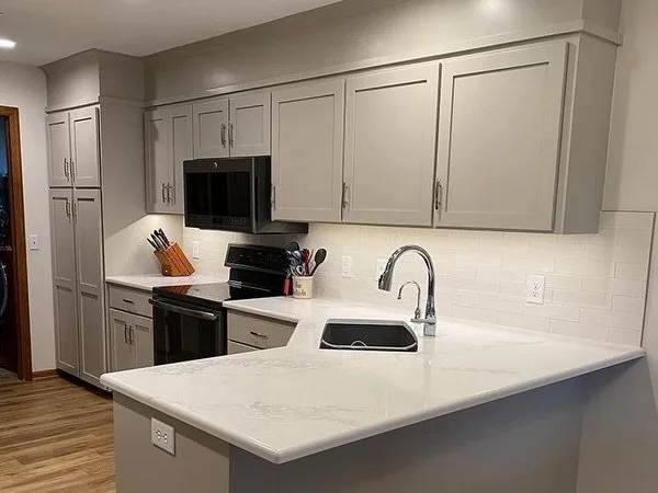 Sometimes the biggest transformation comes from reworking what&rsquo;s already there.

Updated cabinet finishes, brighter surfaces, and a more cohesive palette gave this kitchen an entirely new feel.

#cabinetrefinishing #cabinetpainting #paintedcabi