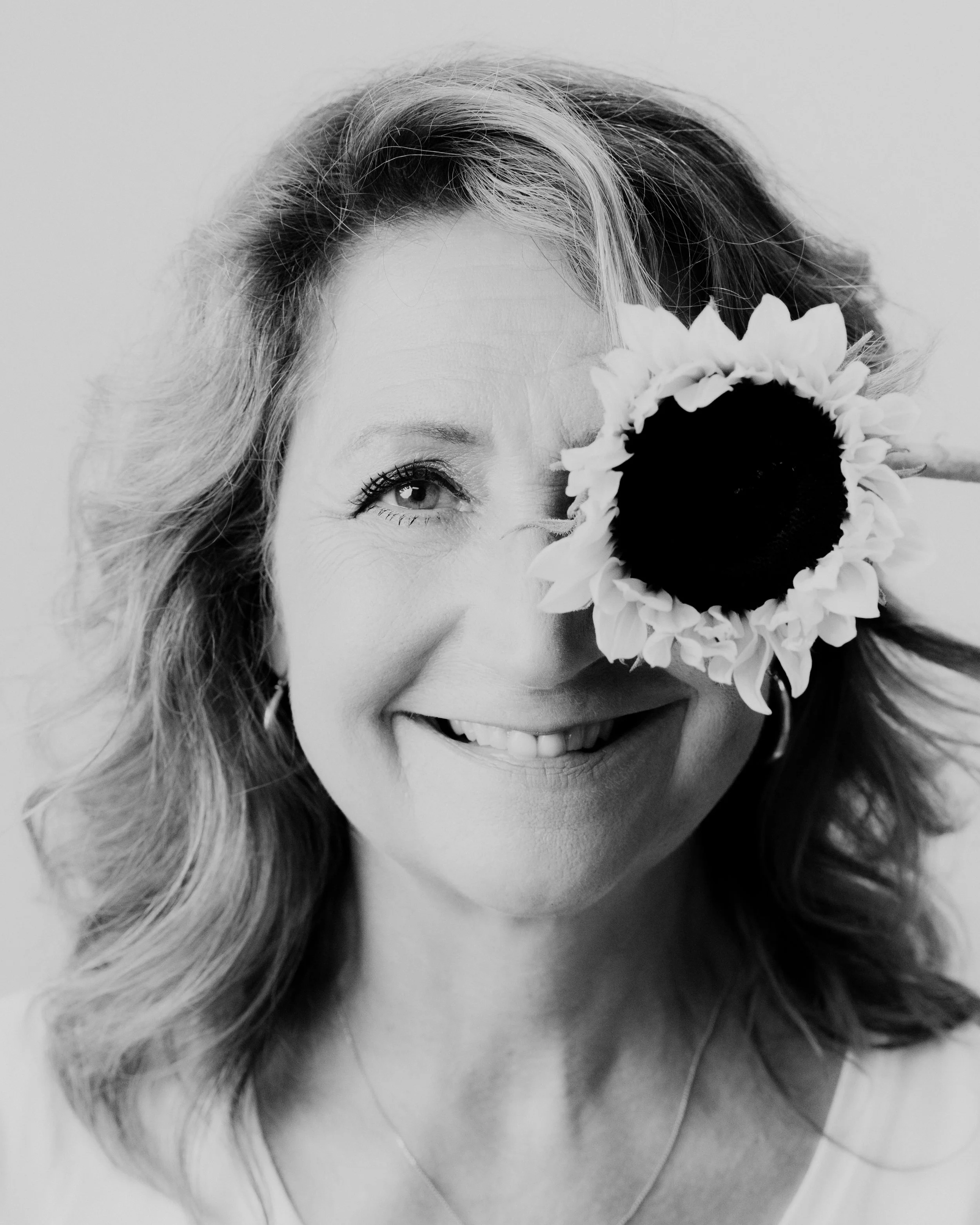 florist mother photography b&w