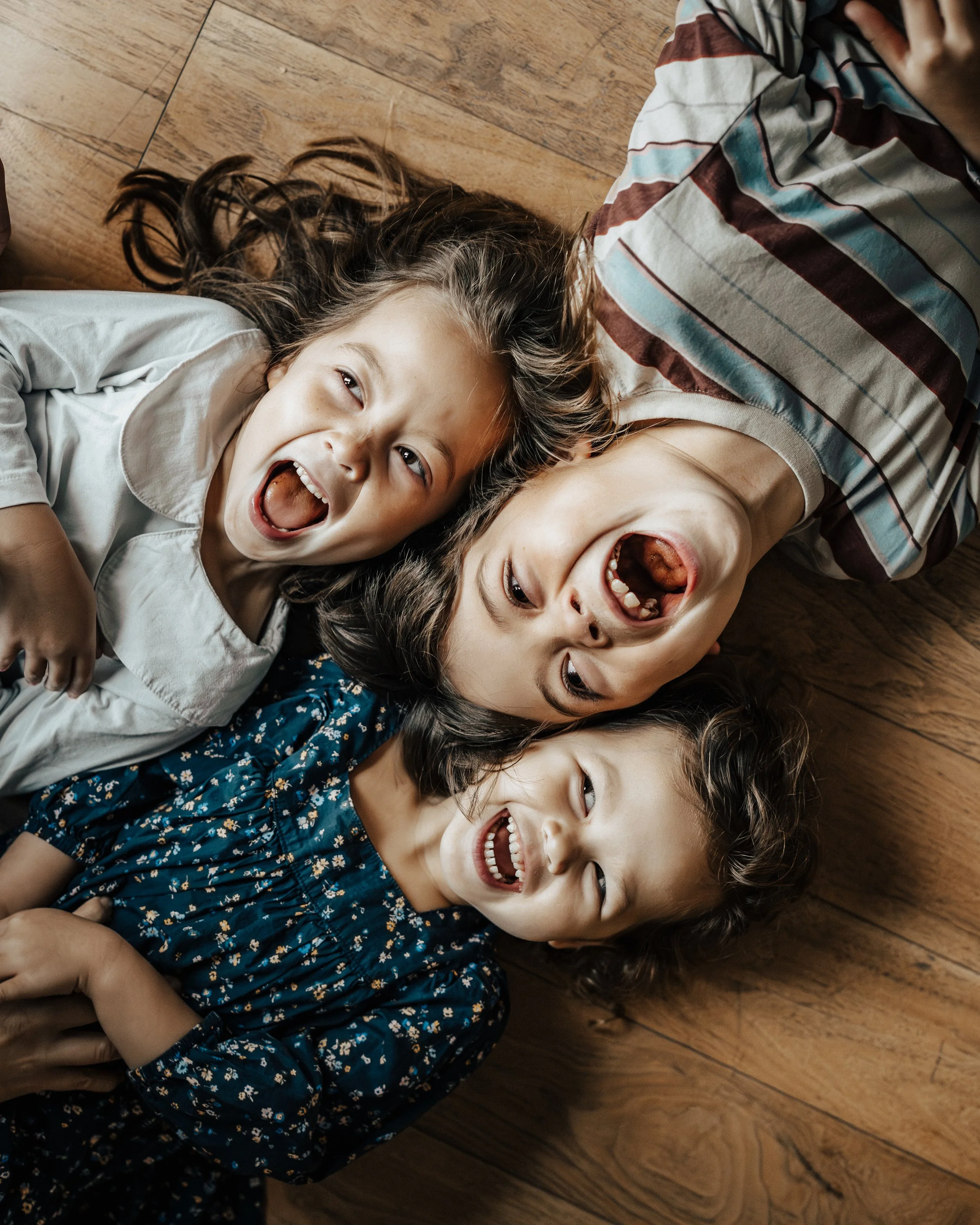 kids laughing family photography