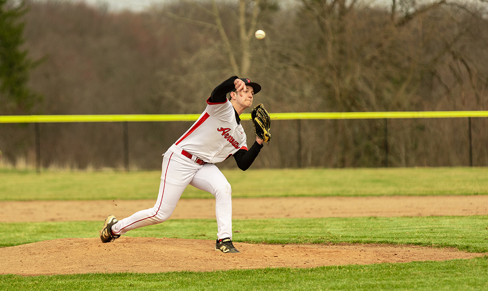 Coopersville Takes Series From Baseball Team 2-1