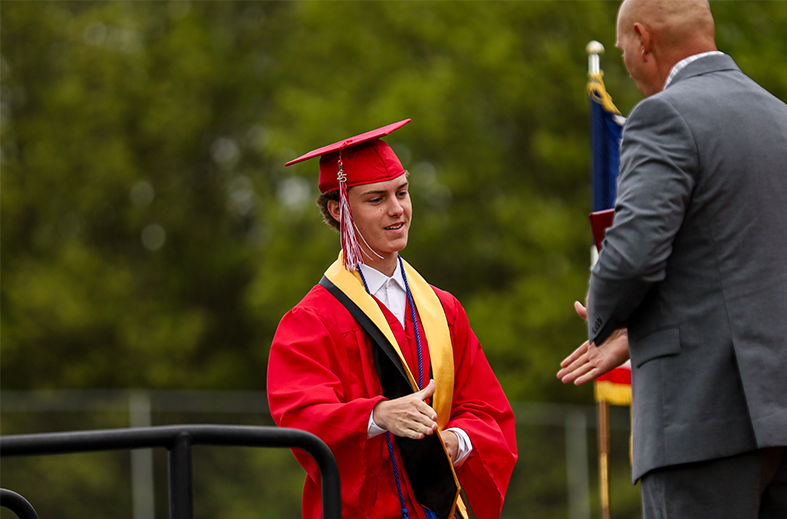 Get Your Senior on the 2026 Graduation Photo List - Sponsor Article