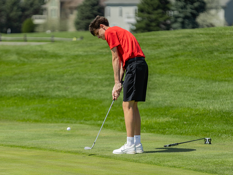 Golf Team Places 5th at Sparta