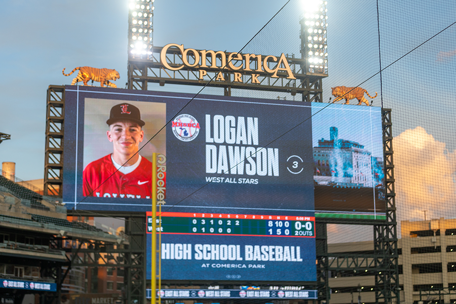 Dawson Closes Out Baseball Career at Comerica