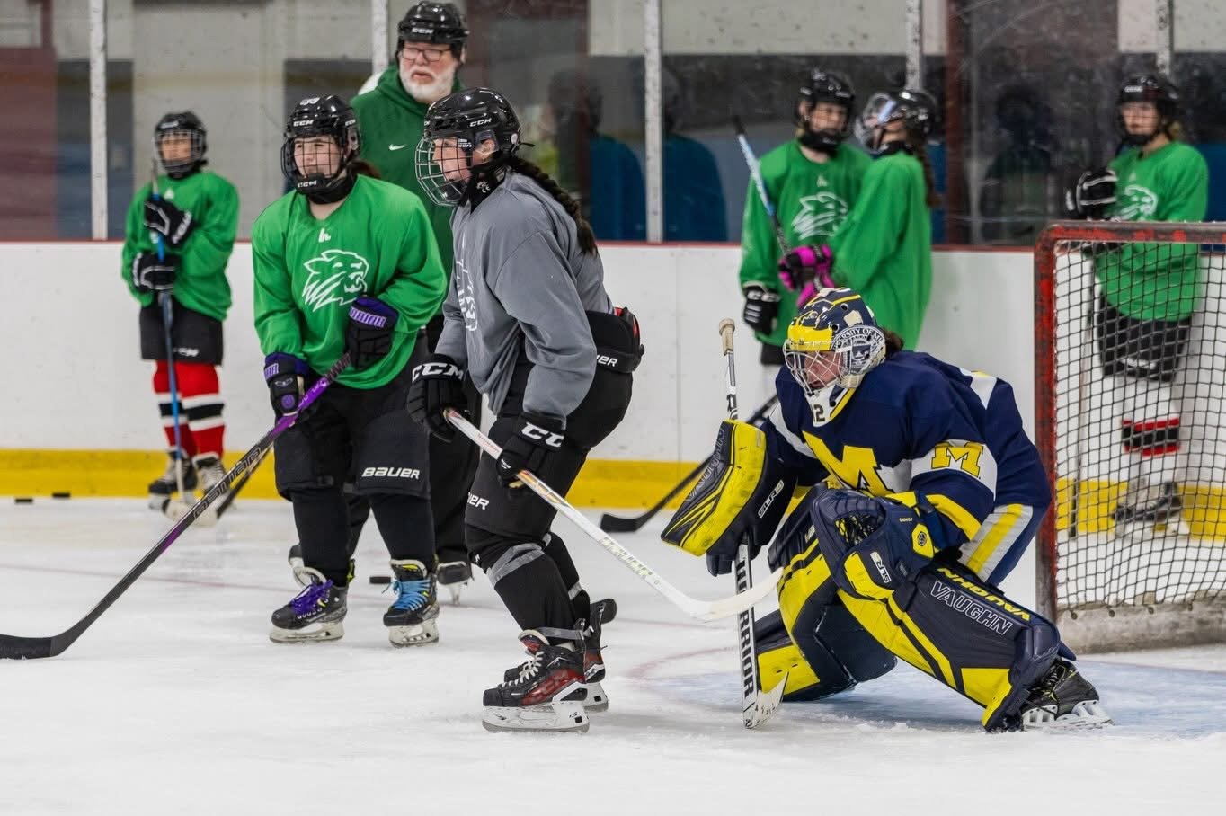 New Girls Hockey Co-op Opens Varsity Opportunity to Lowell Students