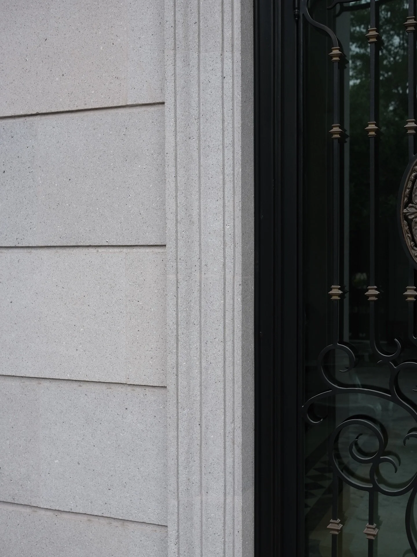 Molduras, cajillos, y otros detalles en cantera.

#Arquitectura #Construccion #Dise&ntilde;oArquitectonico #ArquitecturaResidencial #ResidencialDeLujo #ViviendaDeLujo #Monterrey #SanPedroGarzaGarcia #ConstruccionMonterrey