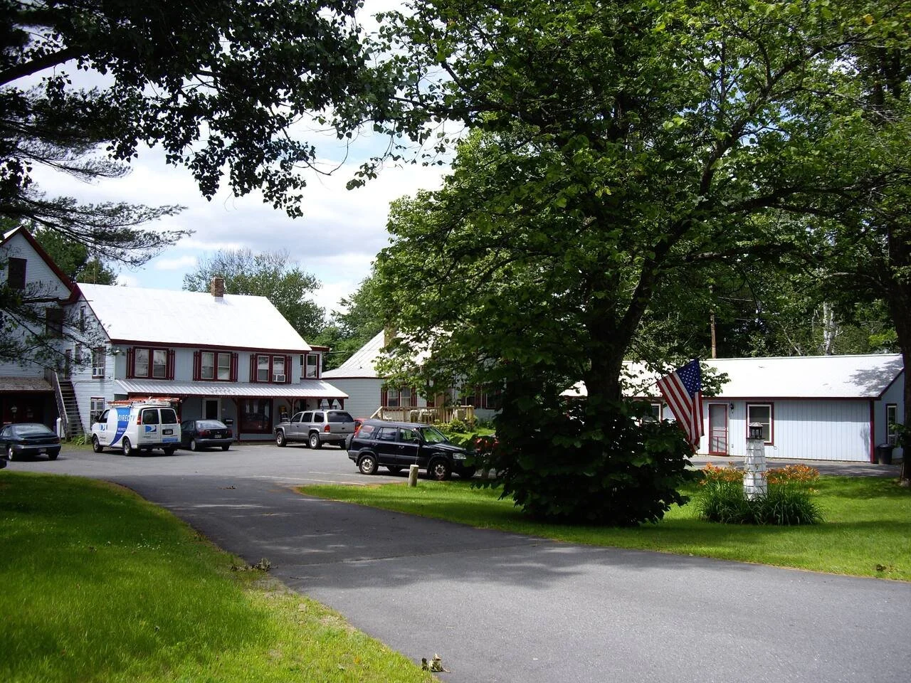 Executive Suite In Farmington, ME - Sleeps 4 - 2 Bedrooms - 2 Beds - 1 Bath