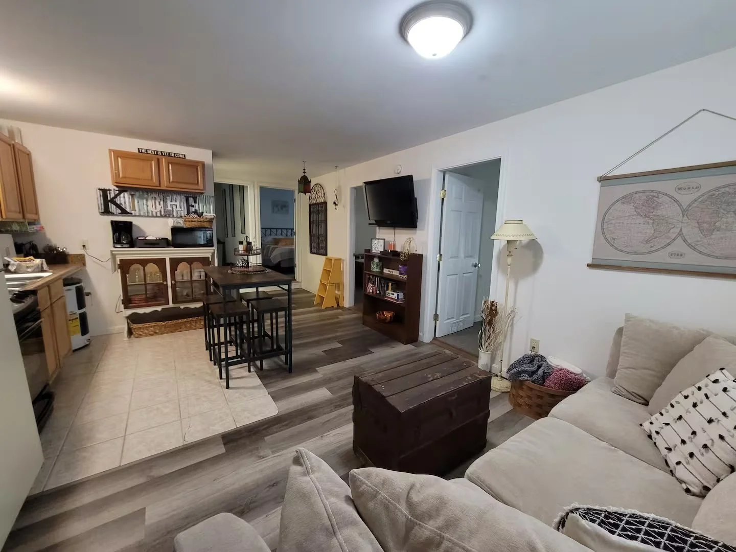 Spacious 4 Bedroom Duplex - Farmington, ME - Sleeps 8