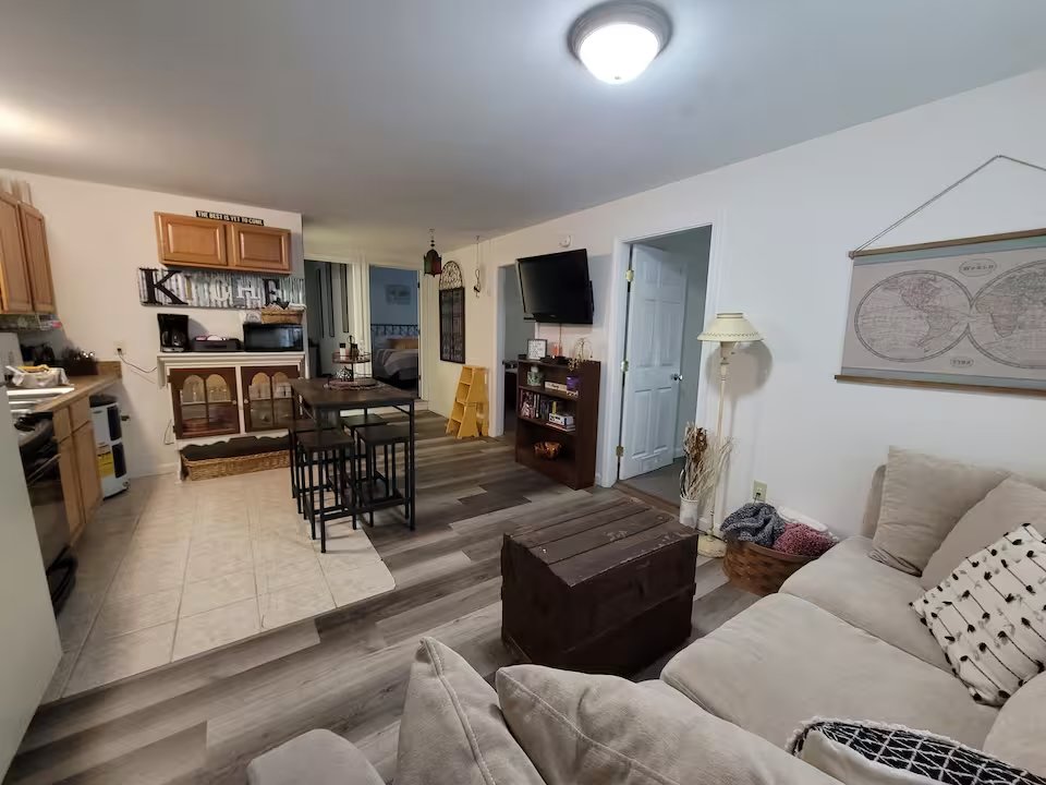Duplex Apartment in Farmington, ME - Sleeps 8 - 4 Bedrooms - 5 Beds - 1 Bath
