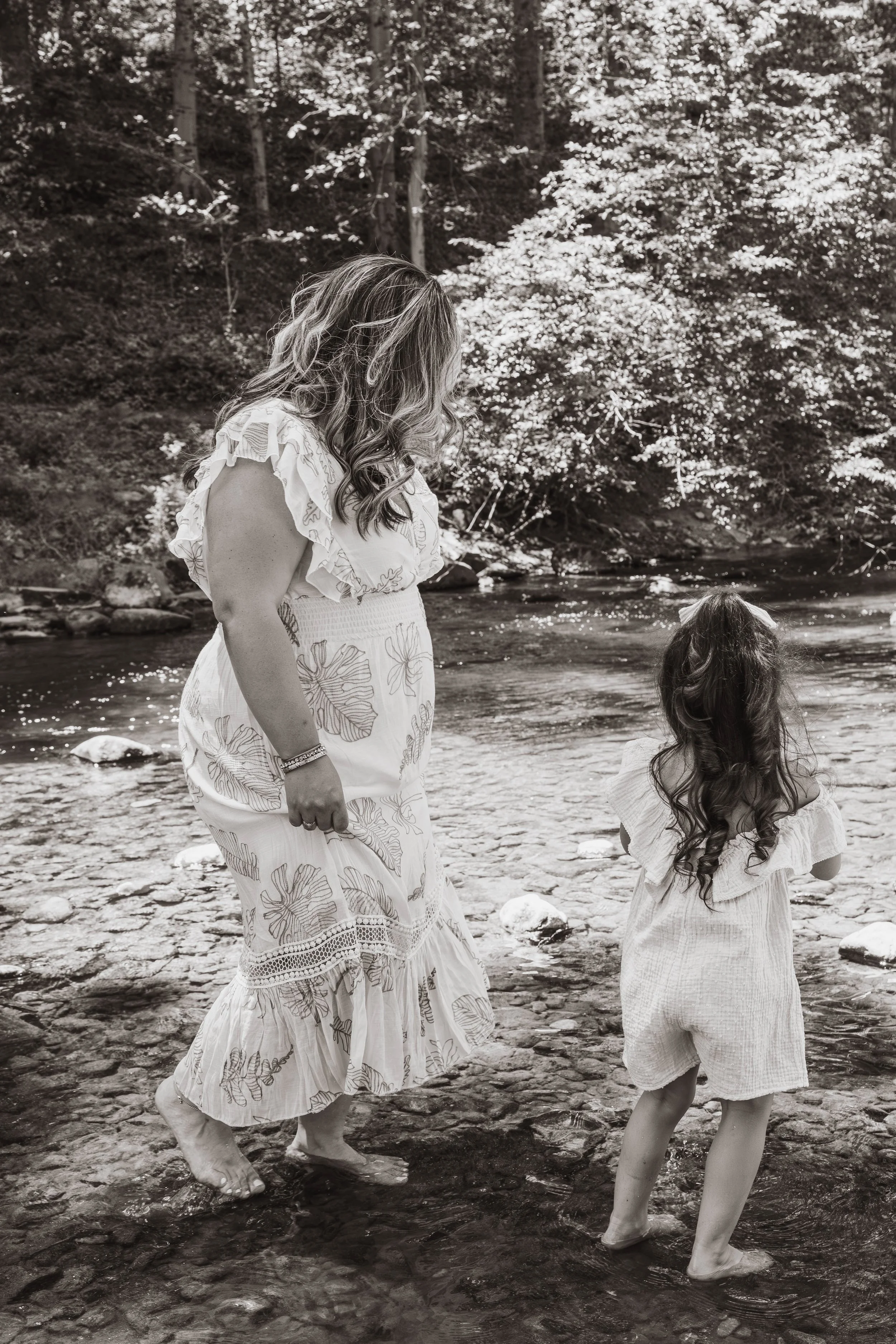 Documentary vs. Traditional Family Photography: What's the Difference?